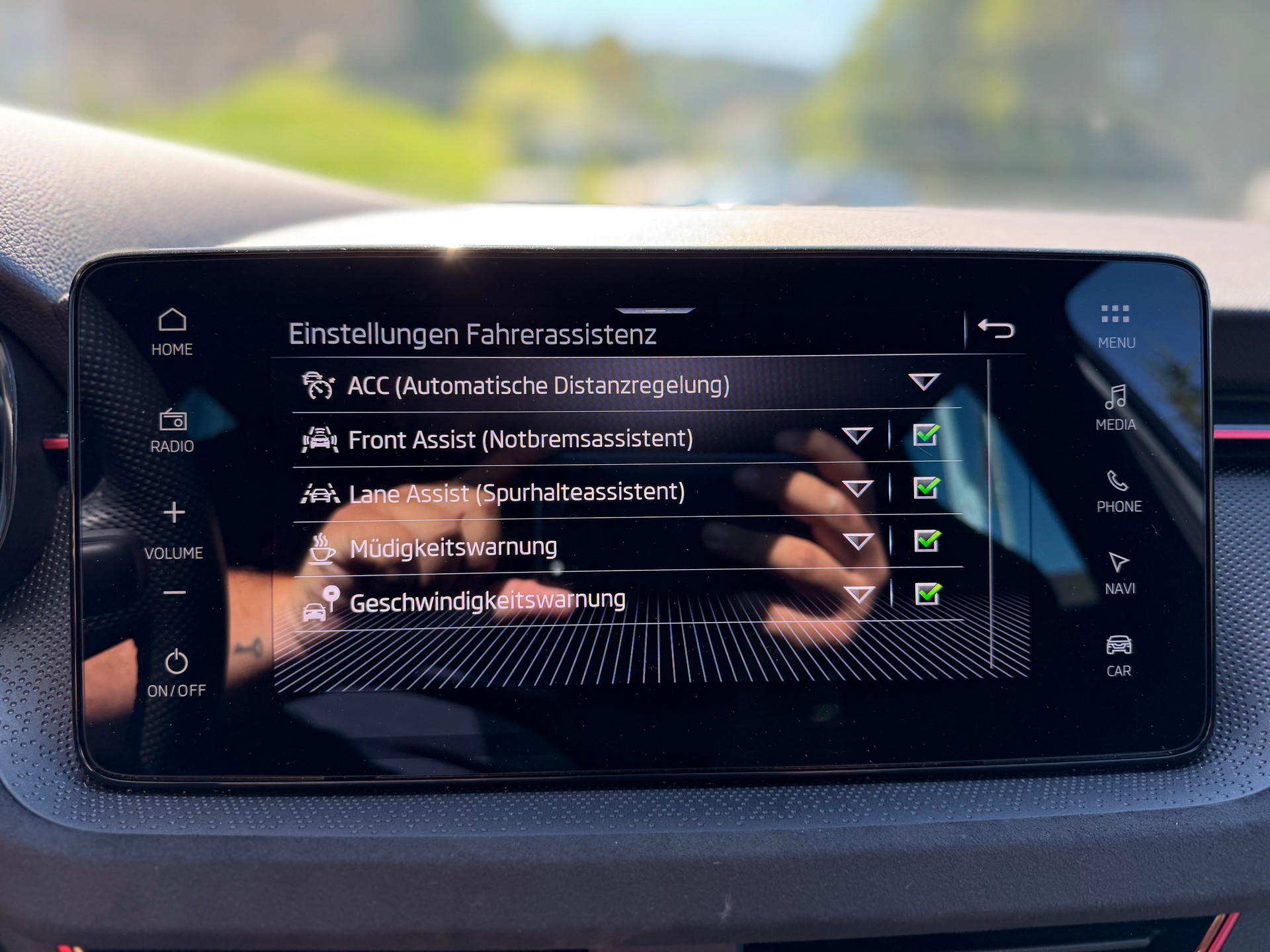 SKODA Kamiq 1.0 TSI Selection DSG-image-16
