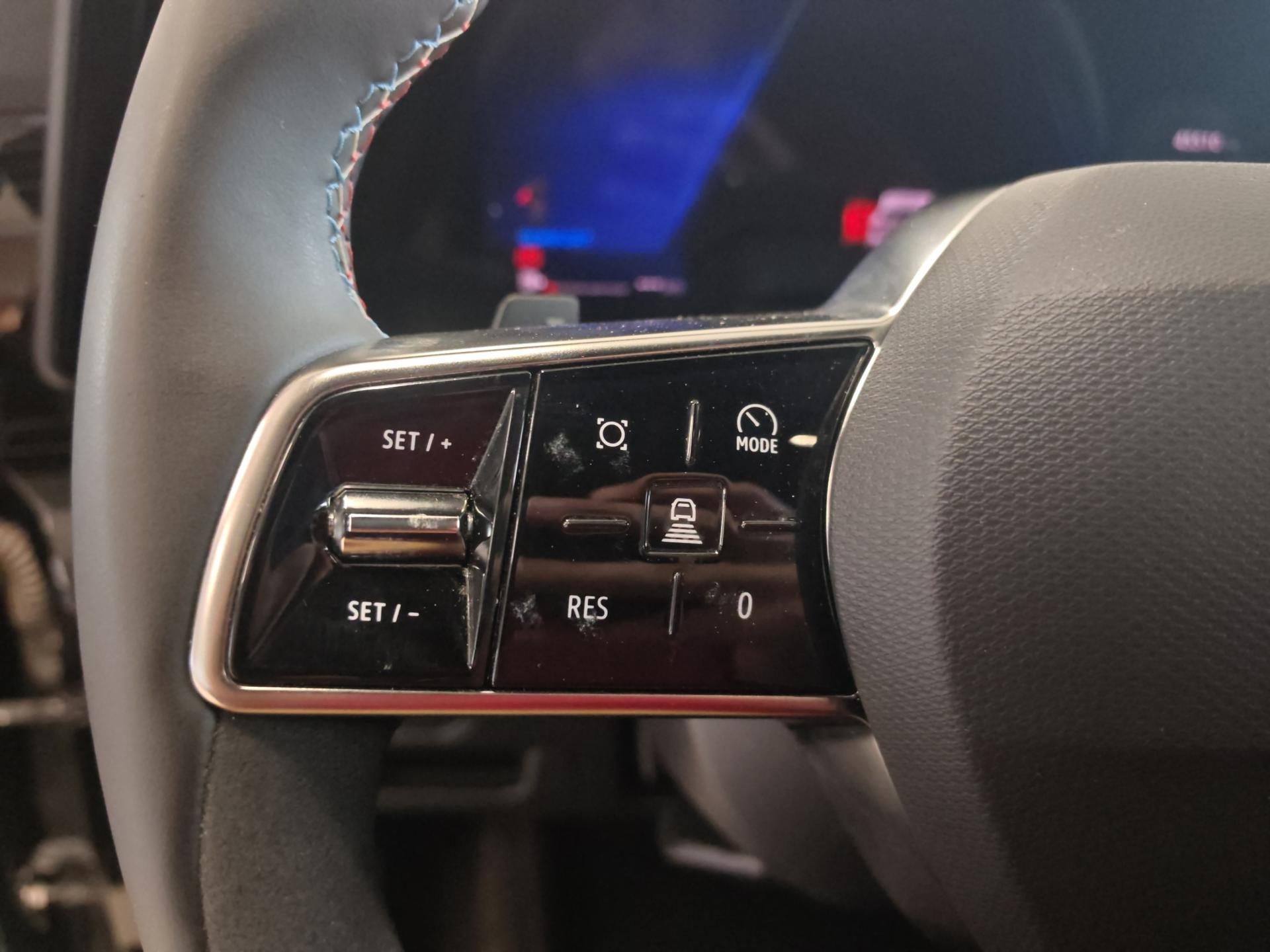 RENAULT Rafale 1.2 E-Tech Hybrid 200 Esprit Alpine-image-18