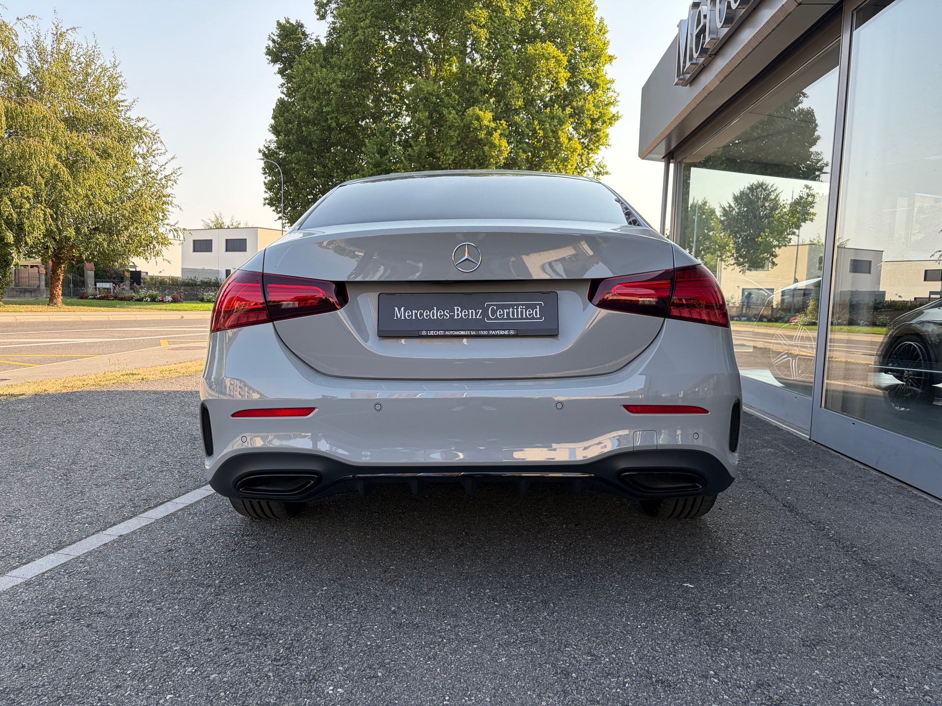 MERCEDES-BENZ A 220 4Matic 8G-DCT Limousine (V177)-showroom-element-3