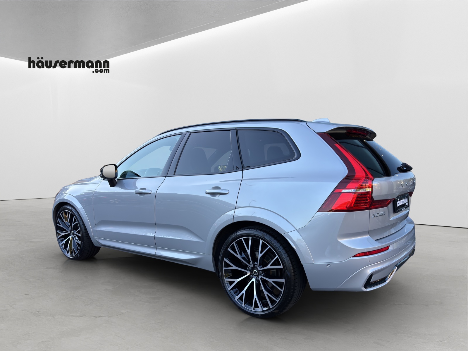 VOLVO XC60 2.0 B6 MH R-Design AWD-showroom-element-2