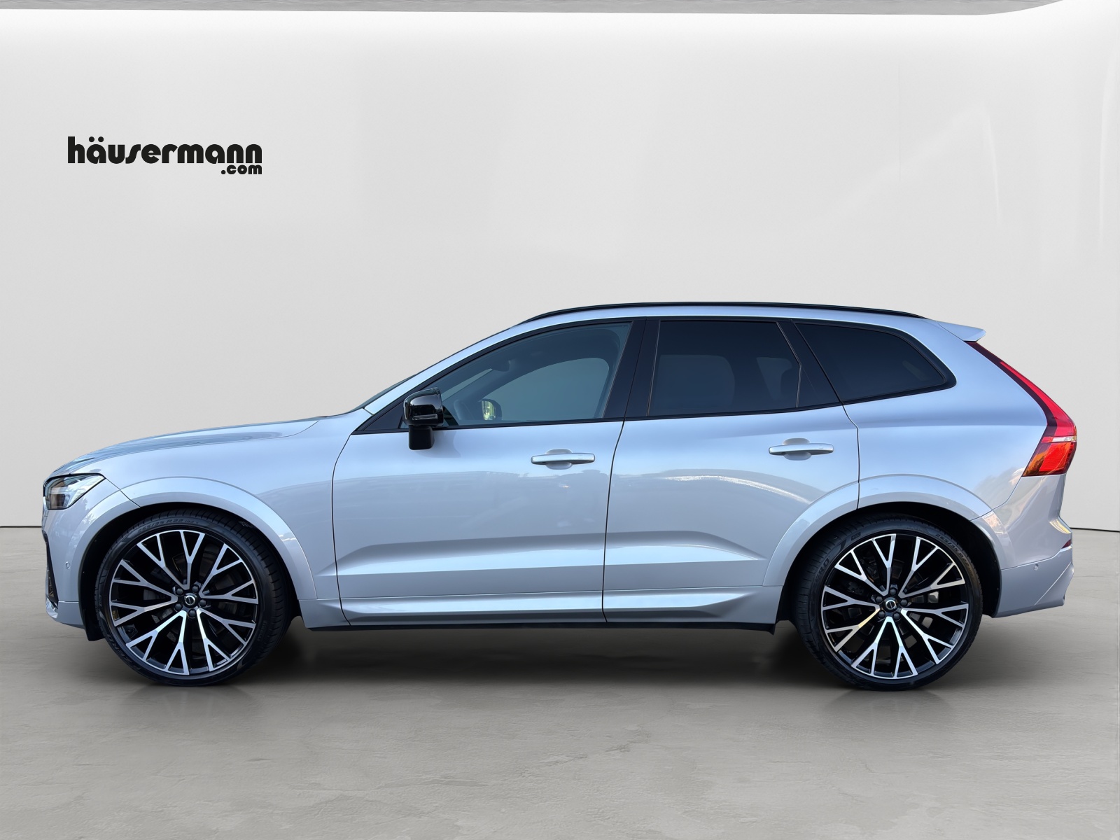 VOLVO XC60 2.0 B6 MH R-Design AWD-showroom-element-1