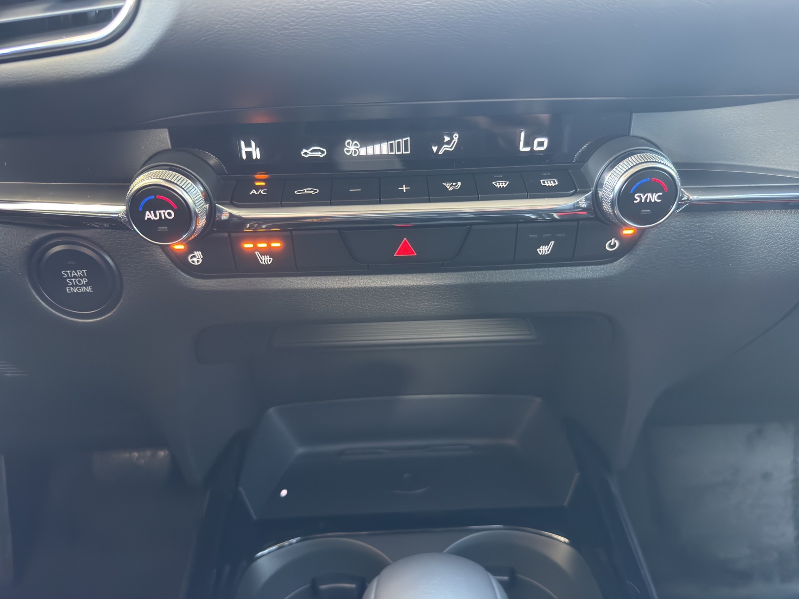 MAZDA CX-30 SKYACTIV-X 186 M Hybrid Centre Line AWD AT-image-13