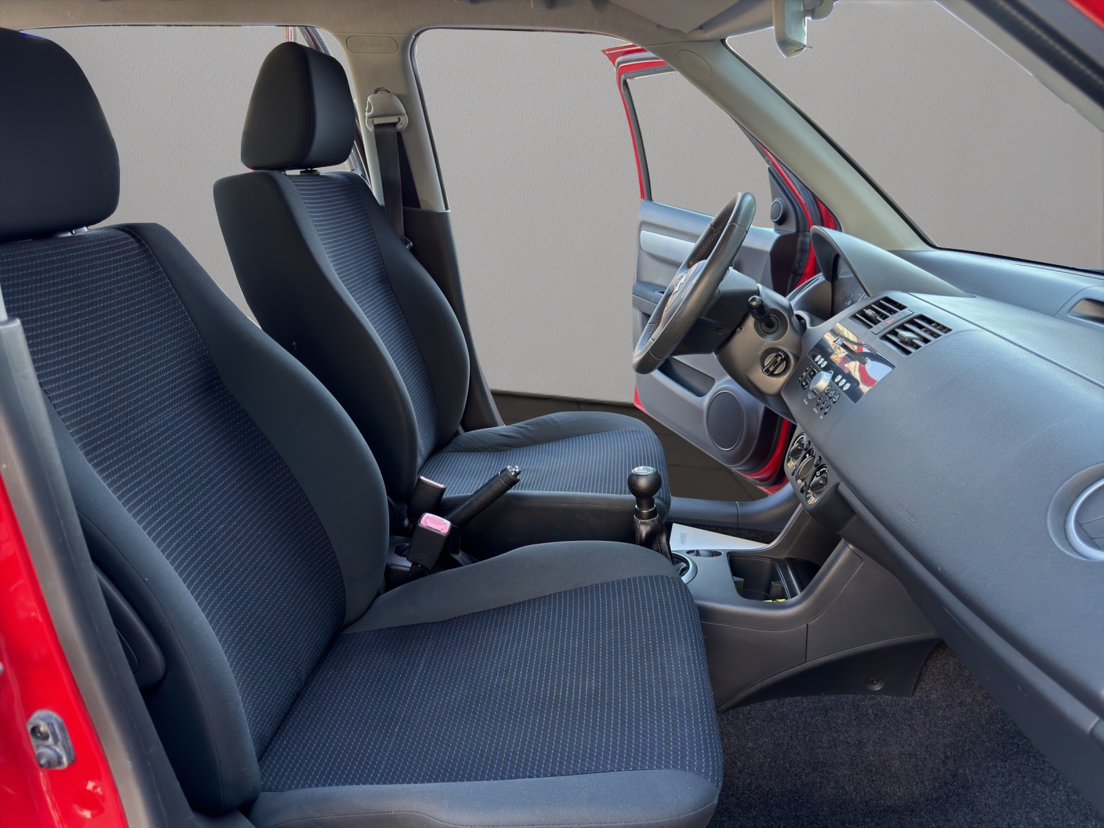 SUZUKI Swift 1.3i 16V GL-image-16