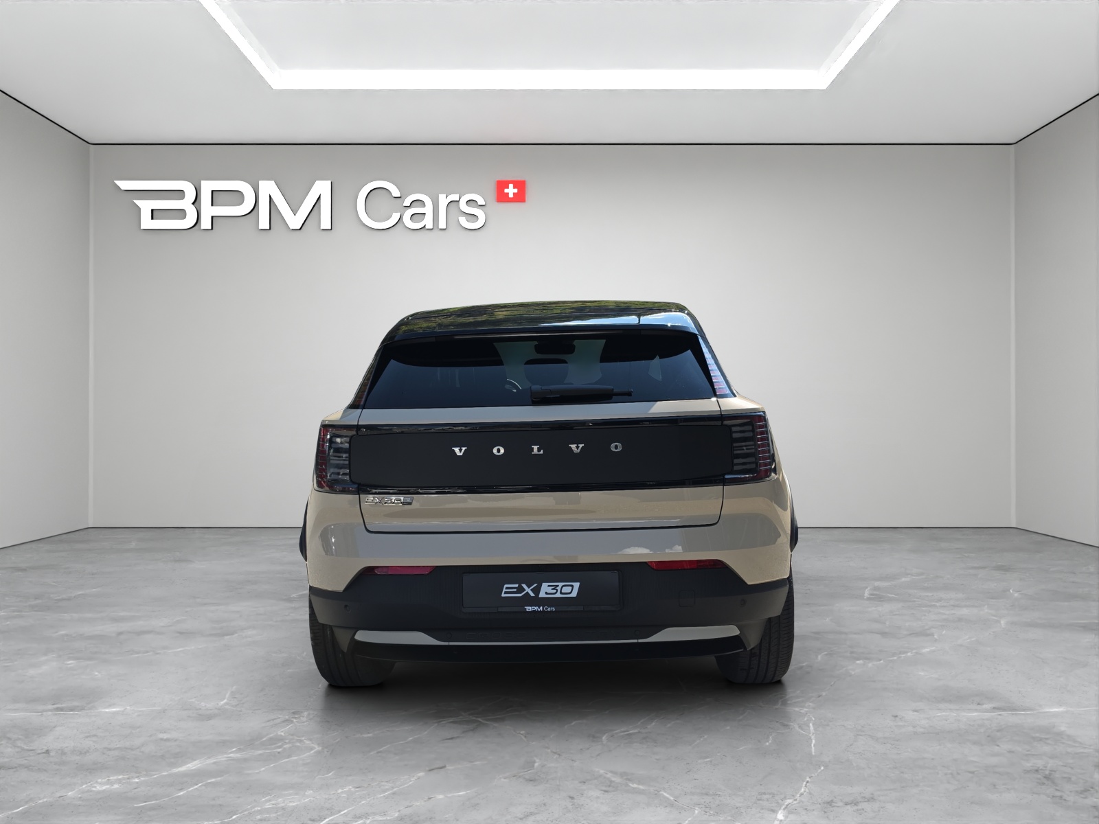 VOLVO EX30 Cross Country P8 69 kWh AWD Plus-showroom-element-3