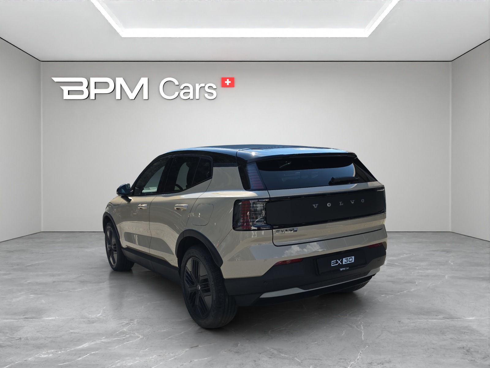 VOLVO EX30 Cross Country P8 69 kWh AWD Plus-showroom-element-2