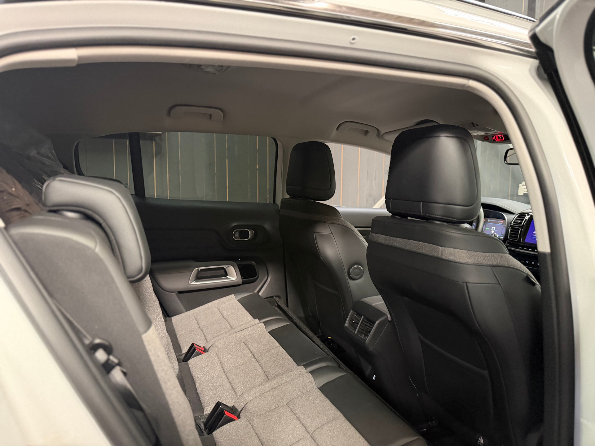 CITROEN C5 Aircross 1.5 BlueHD Feel Pack EAT8-image-11