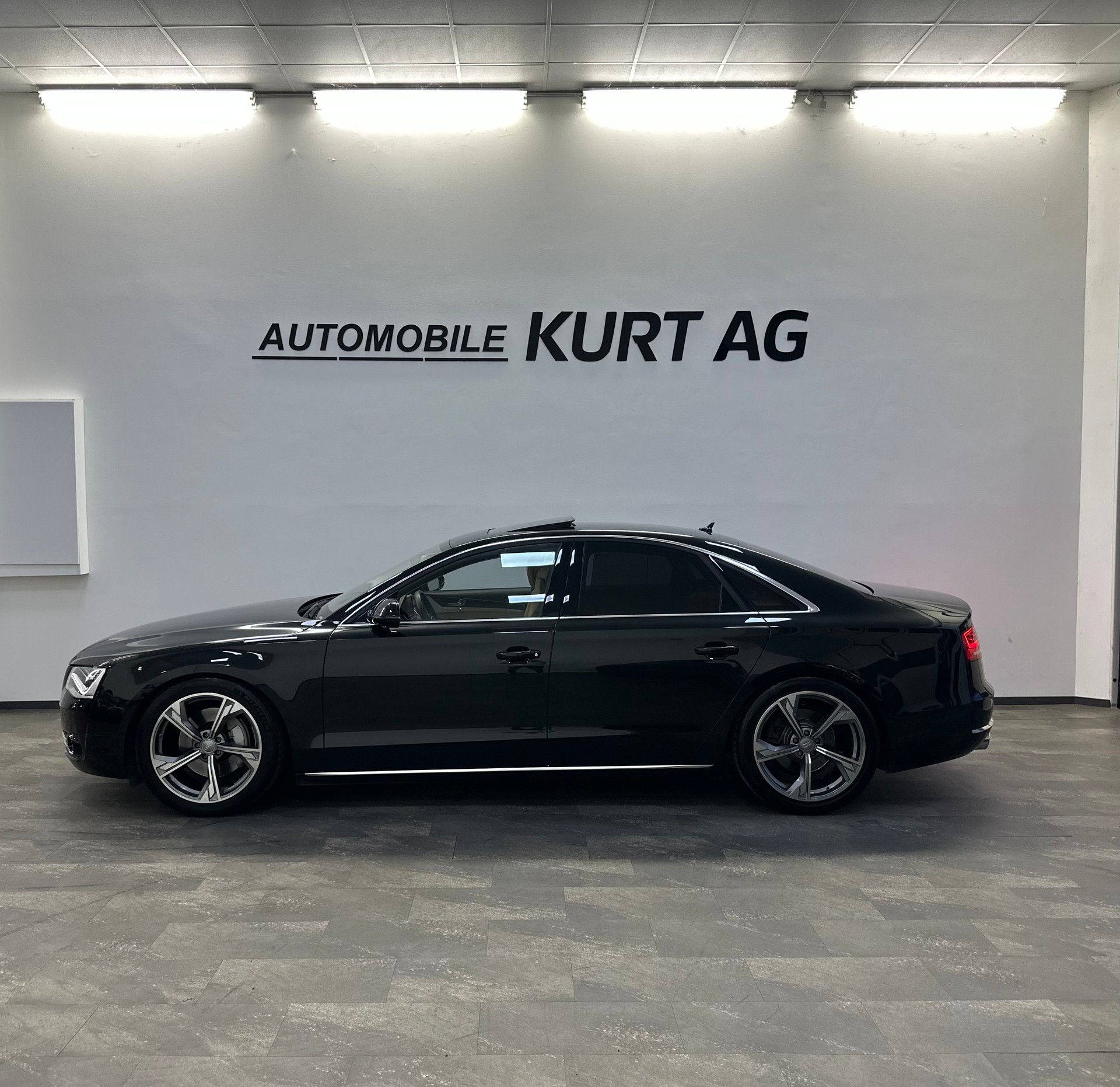 AUDI A8 3.0 TDI quattro tiptronic-showroom-element-2