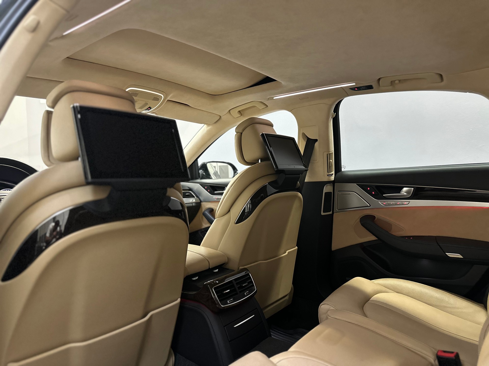 AUDI A8 3.0 TDI quattro tiptronic-image-19