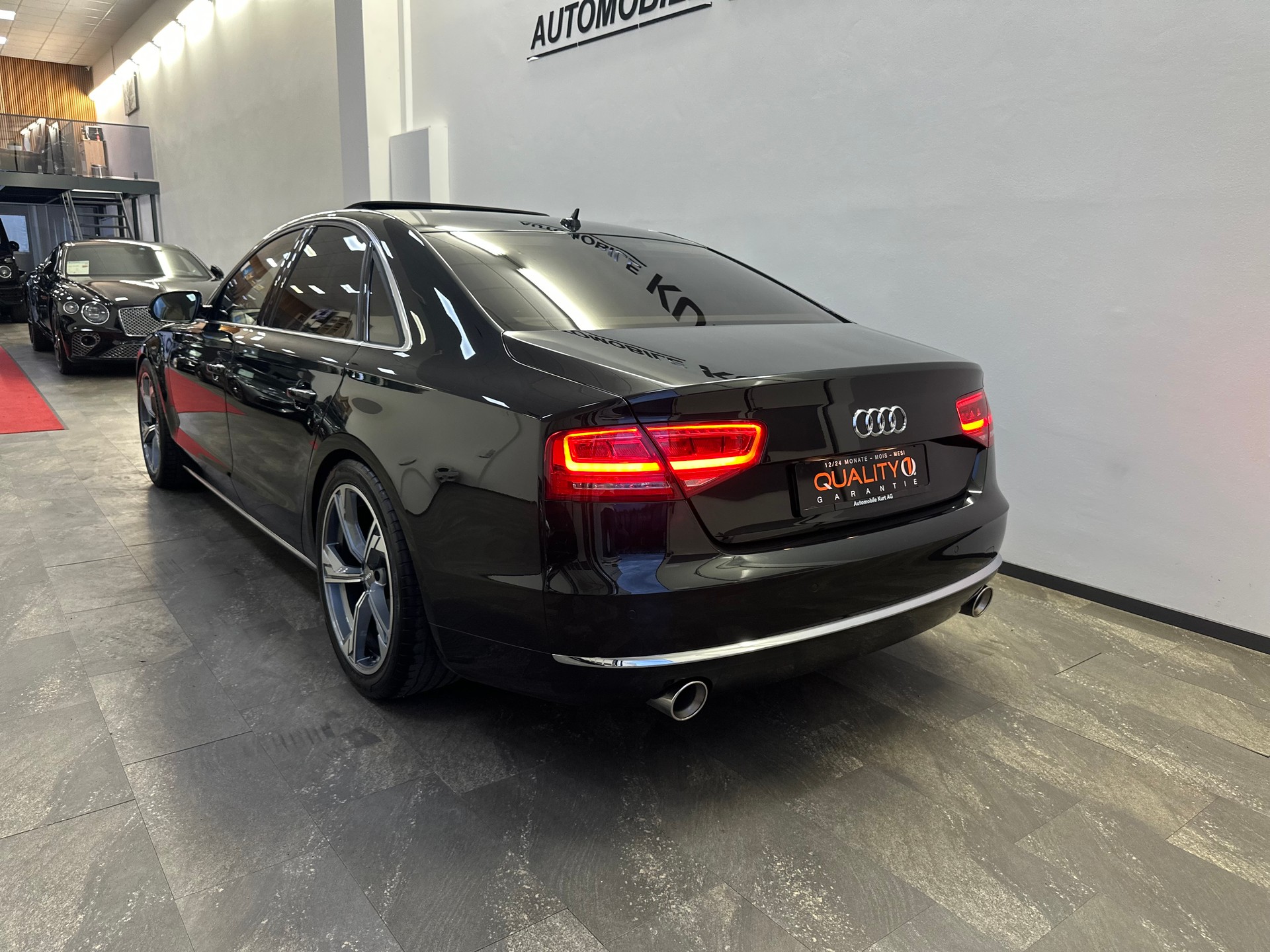 AUDI A8 3.0 TDI quattro tiptronic-showroom-element-3