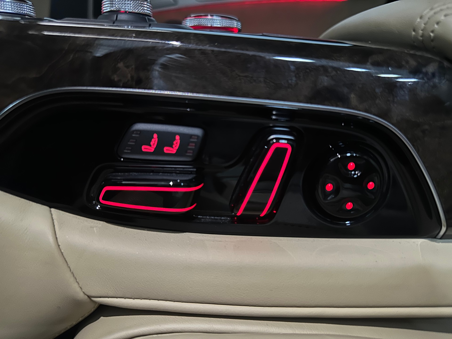 AUDI A8 3.0 TDI quattro tiptronic-image-29