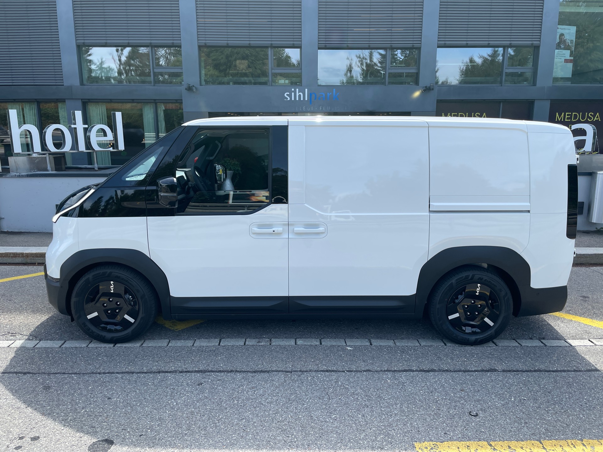 KIA PV5 Cargo 71.2 kWh Plus mit Wärmepumpe, 2-Schiebetüren-image-10