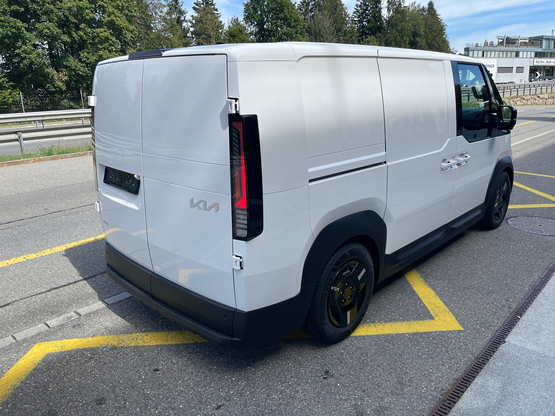 KIA PV5 Cargo 71.2 kWh Plus mit Wärmepumpe, 2-Schiebetüren-image-6