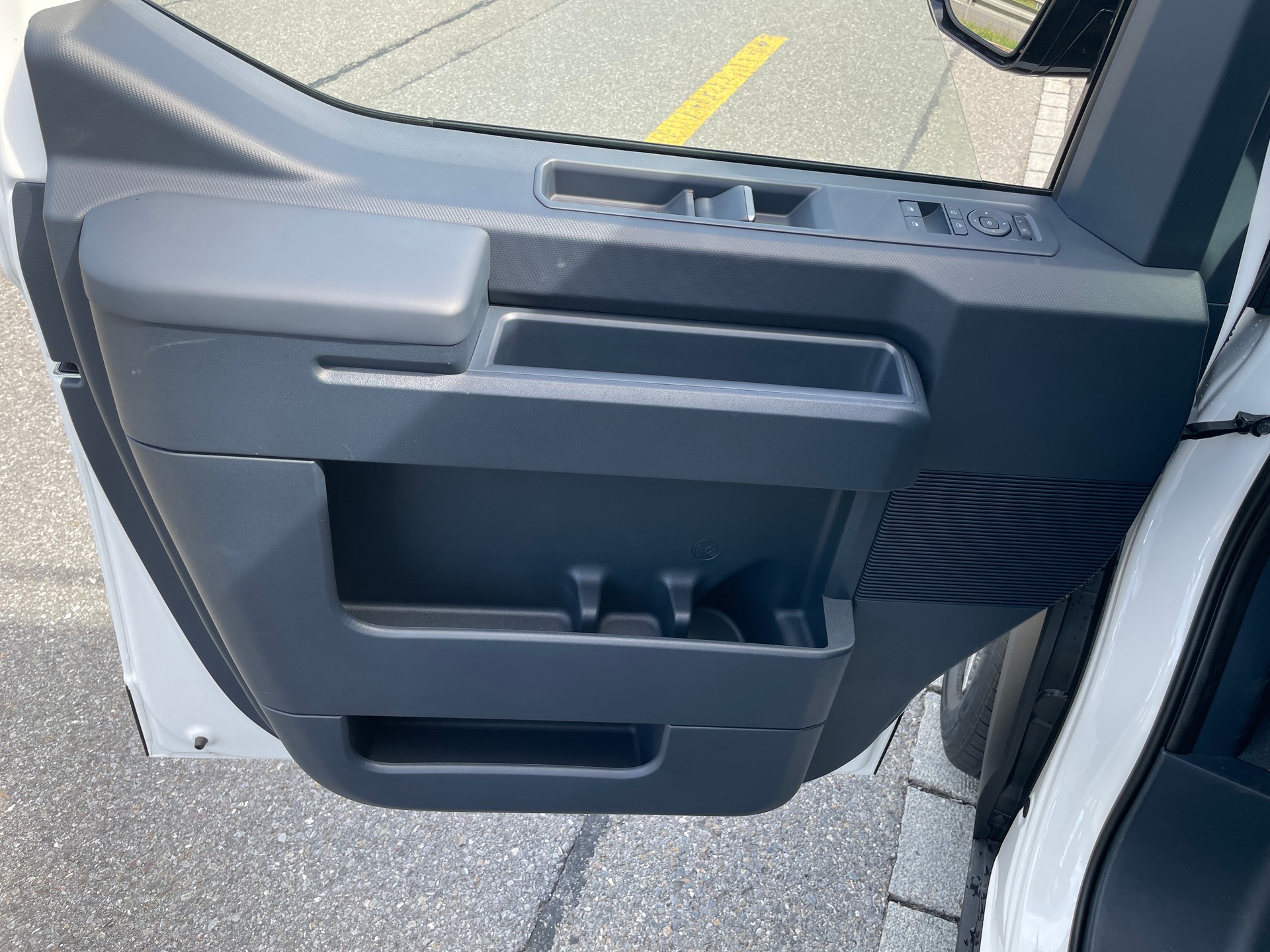 KIA PV5 Cargo 71.2 kWh Plus mit Wärmepumpe, 2-Schiebetüren-image-14