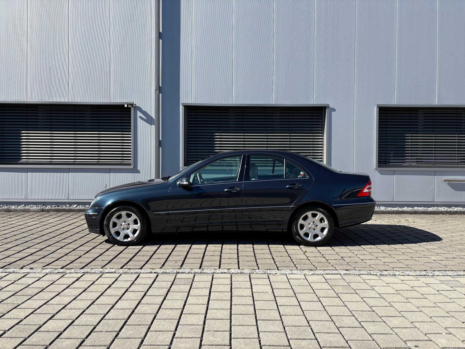 MERCEDES-BENZ C 240 Elégance AUTOMAT Frisch ab MFK 03.09.2026 Ab Service-image-10