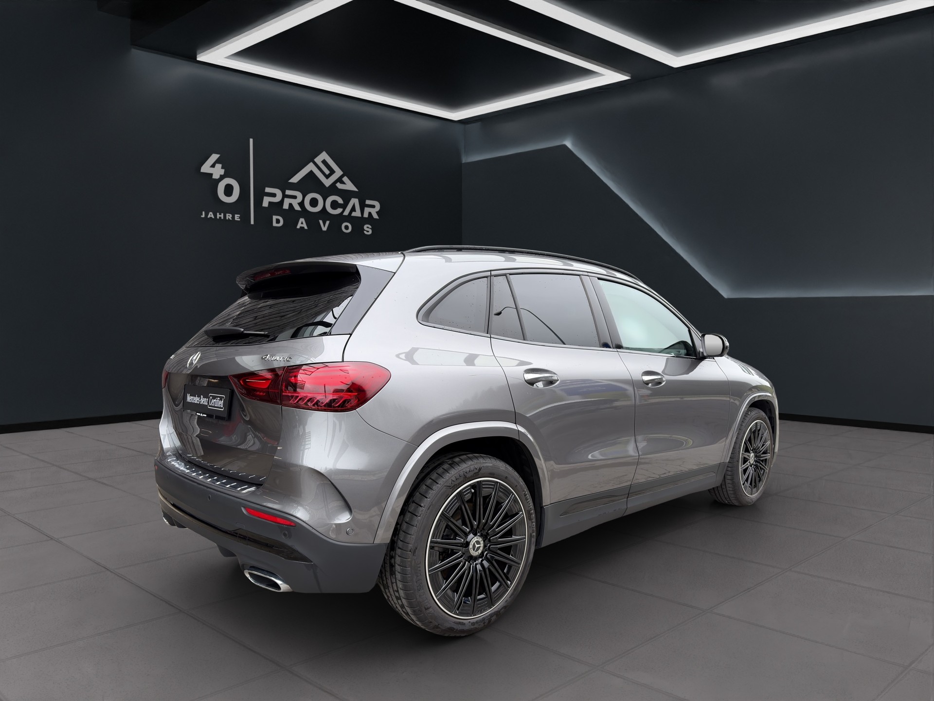 MERCEDES-BENZ GLA-Klasse H247 GLA 220 d Swiss Star AMG Line 4matic-showroom-element-3