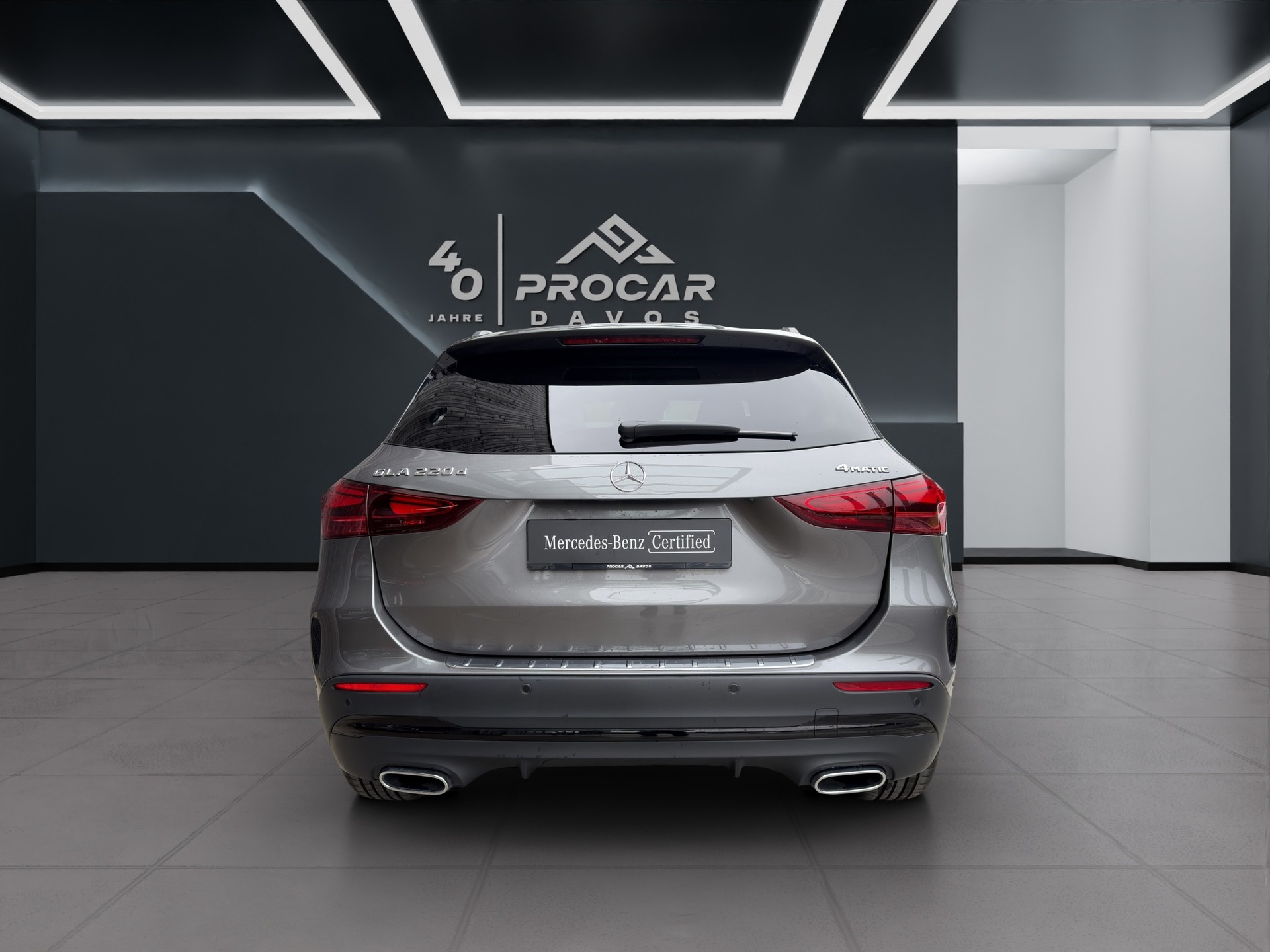 MERCEDES-BENZ GLA-Klasse H247 GLA 220 d Swiss Star AMG Line 4matic-image-4
