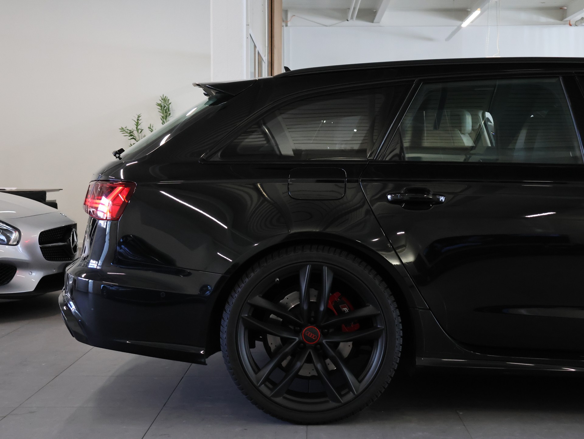 AUDI RS6 Avant 4.0 TFSI V8 performance quattro *DESIGN-PAKET CARBON*-image-8