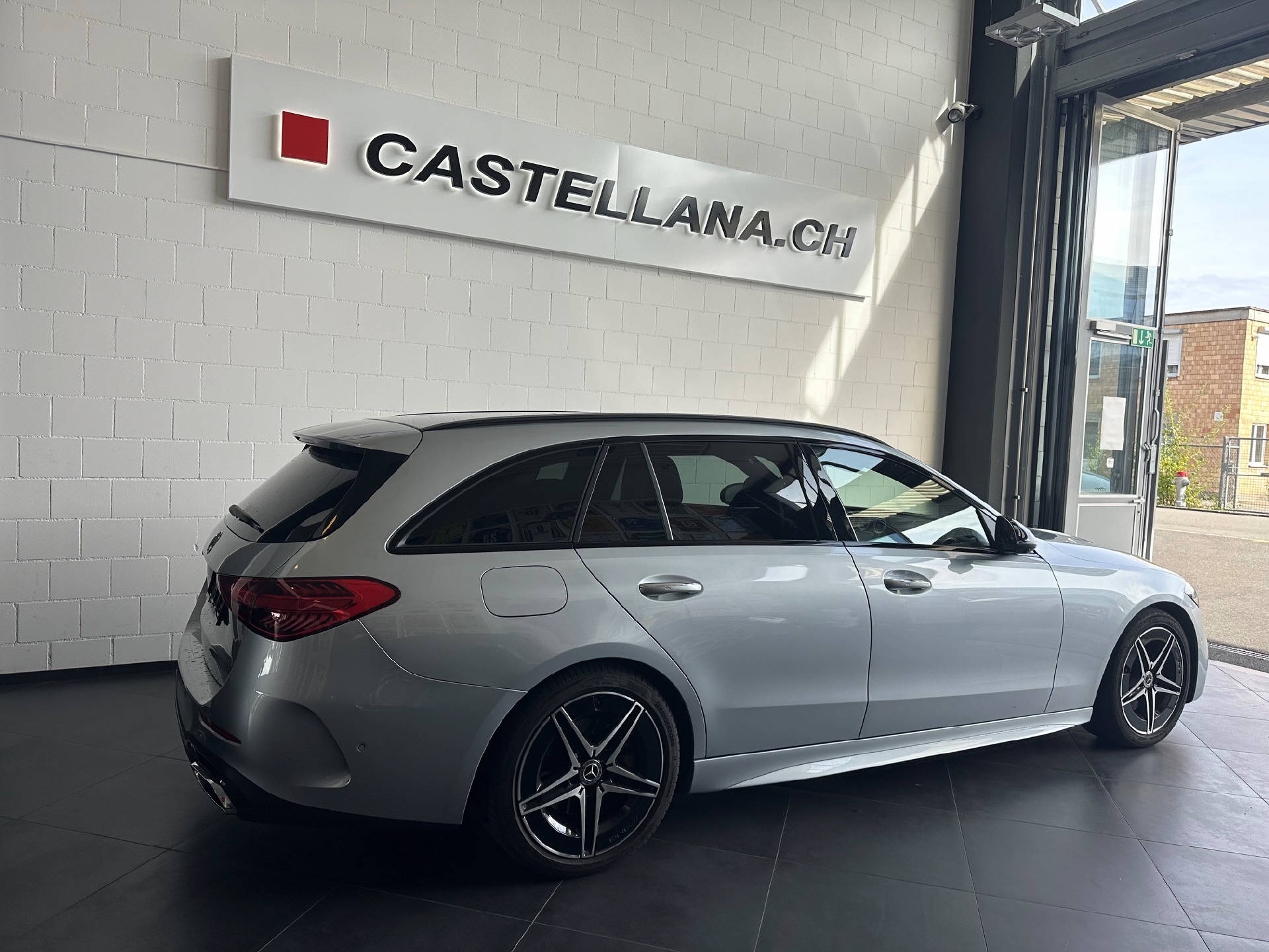 MERCEDES-BENZ C 220 d AMG Line Kombi-showroom-element-2