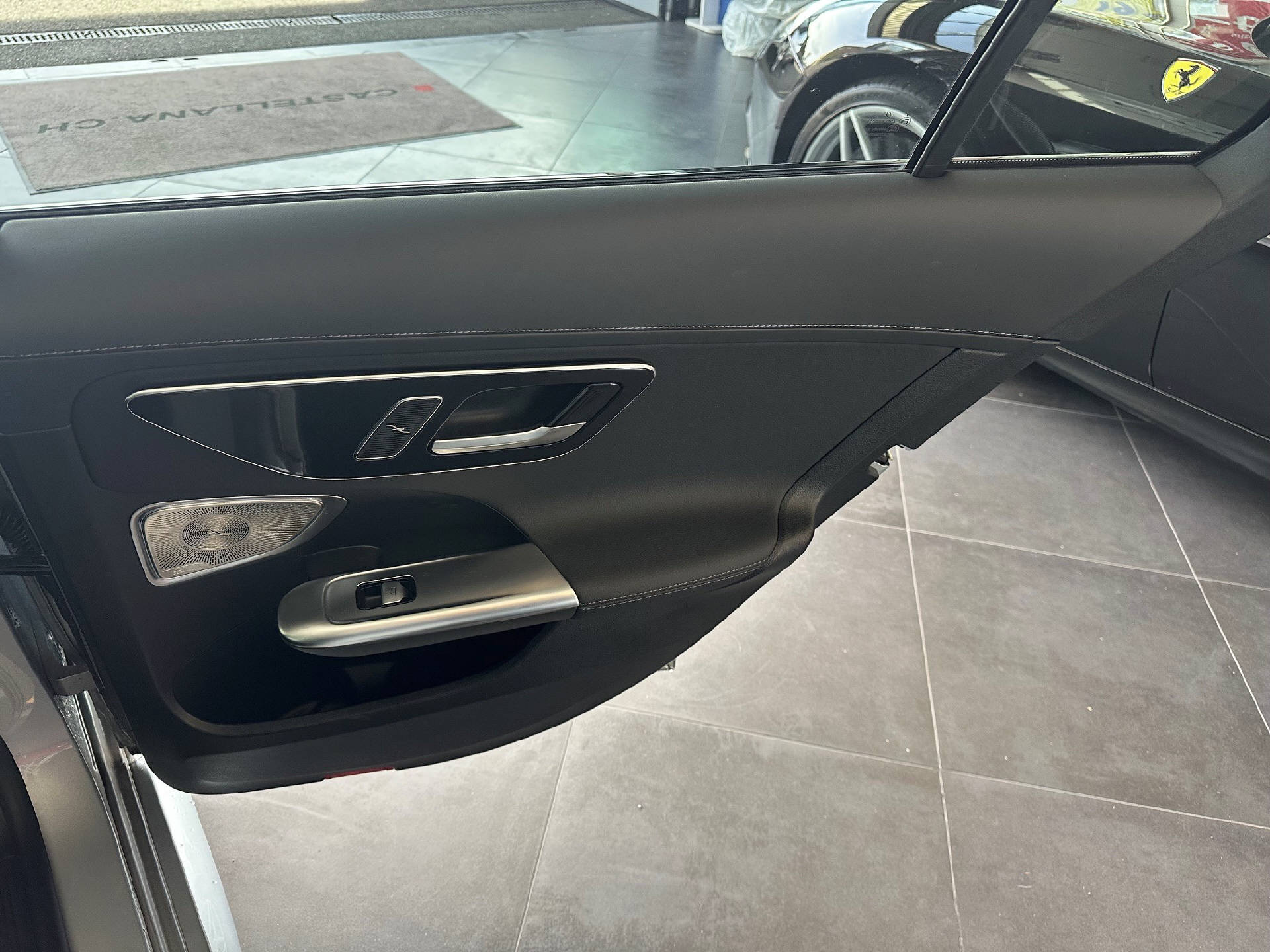 MERCEDES-BENZ C 220 d AMG Line Kombi-image-16