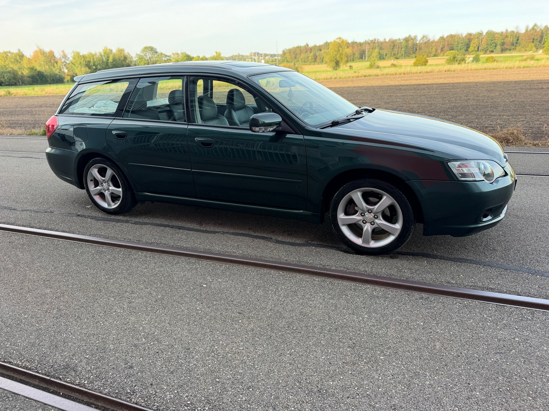 SUBARU Legacy 2.5i AWD Limited Automatic-showroom-element-3