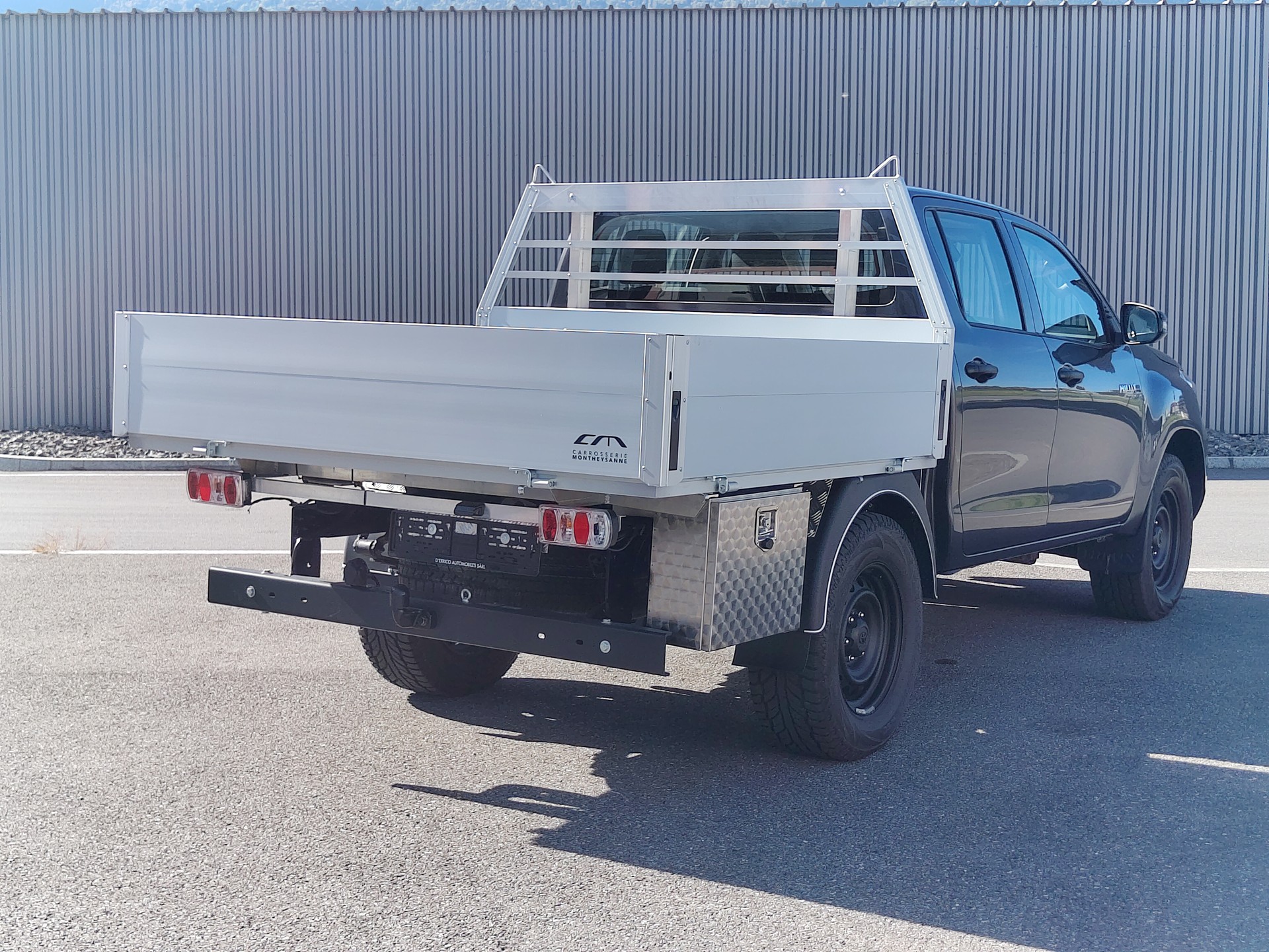 TOYOTA Hilux 2.4D-4D Comfort Double Cab 4x4-showroom-element-3