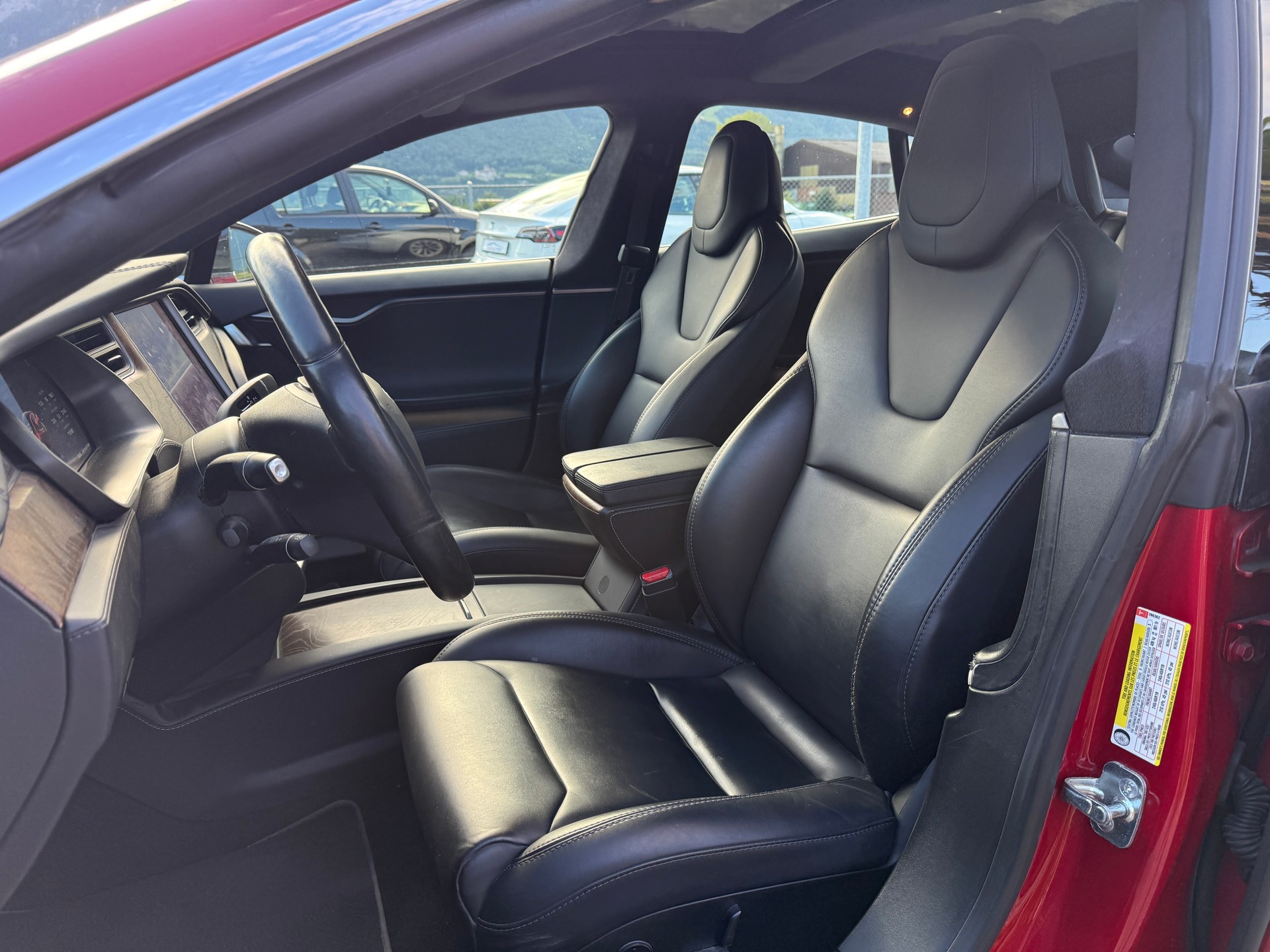 TESLA Model S Maximale-Reichweite (Neue Batterie)-image-9