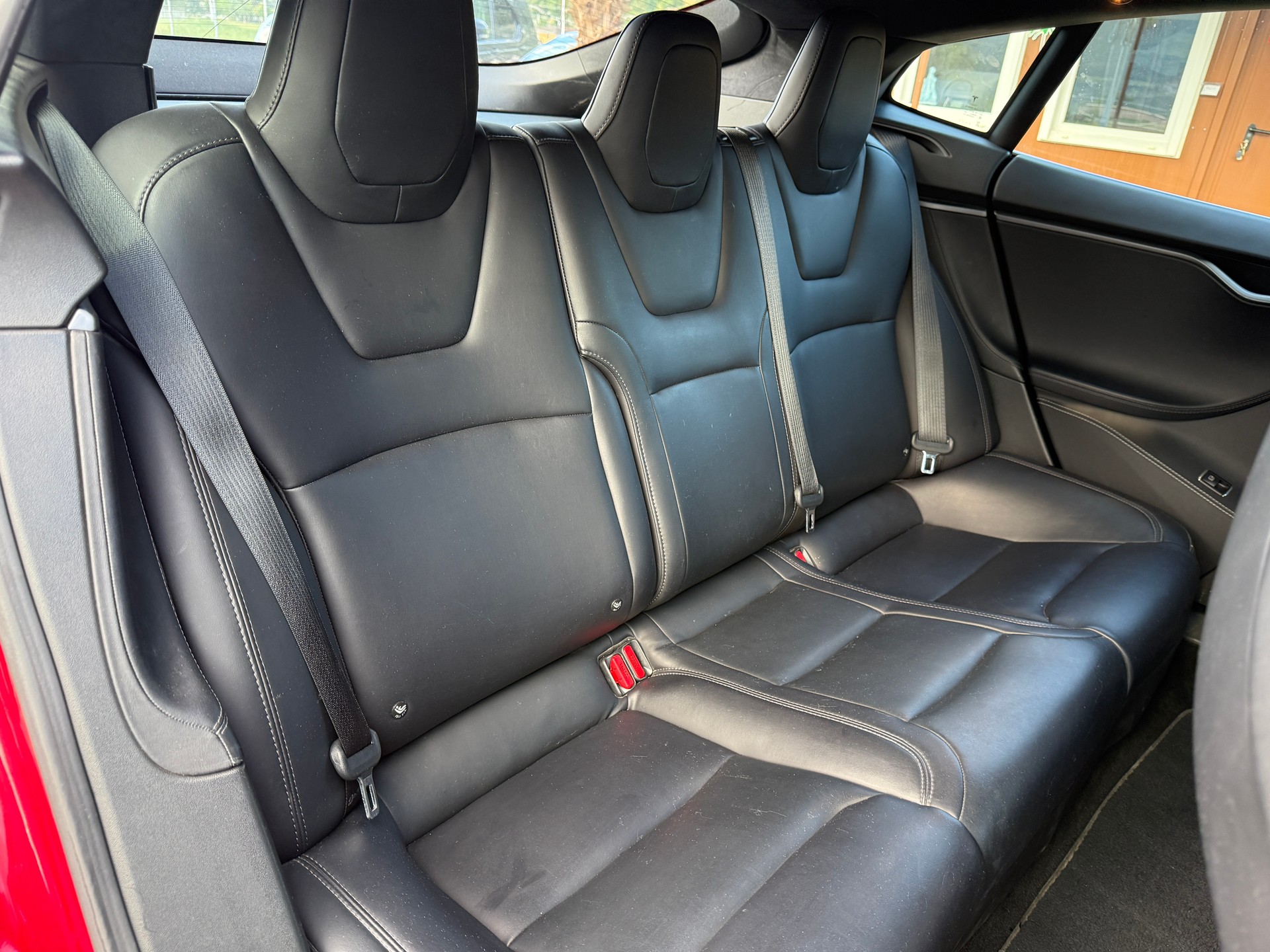 TESLA Model S Maximale-Reichweite (Neue Batterie)-image-16