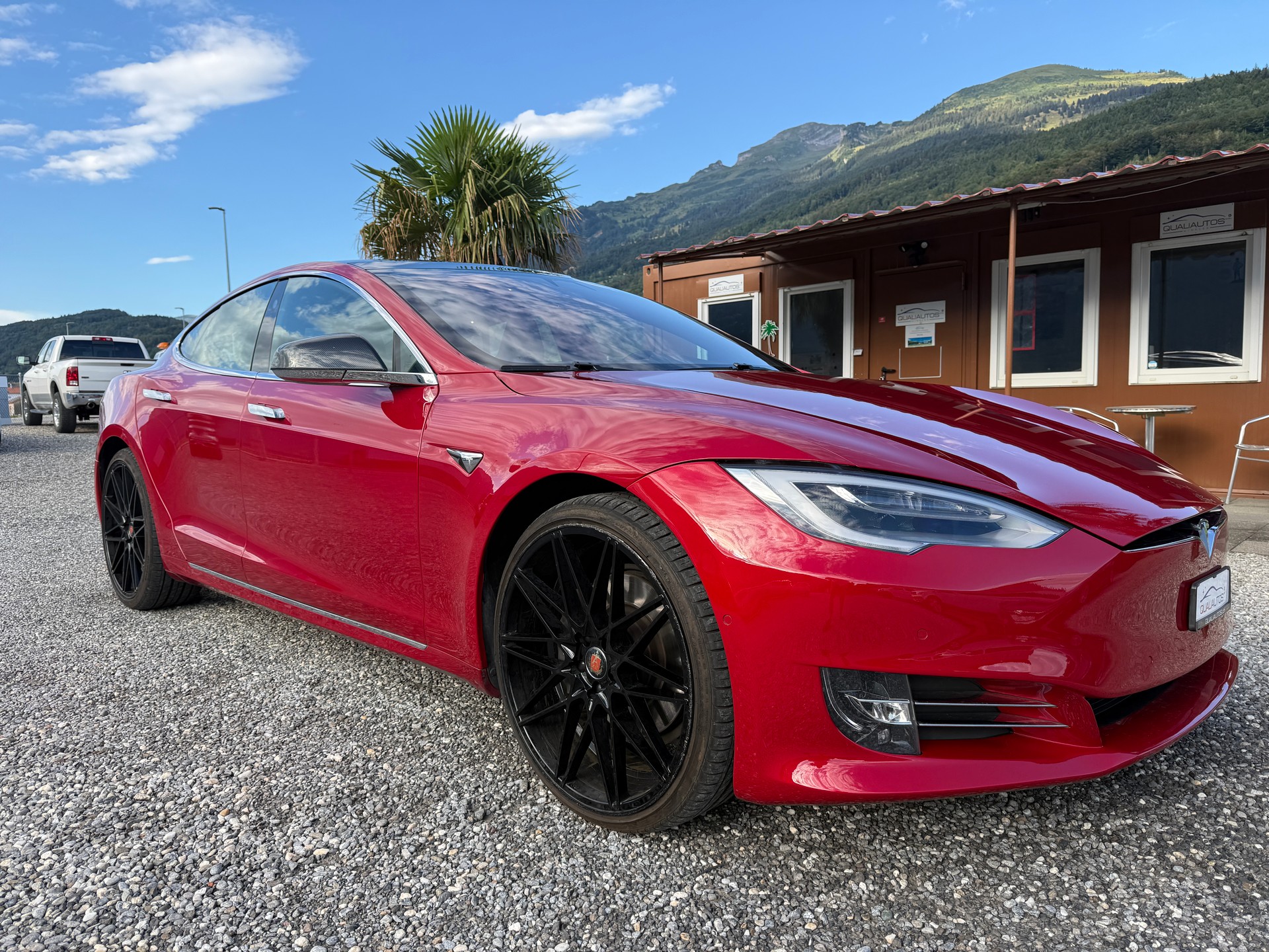 TESLA Model S Maximale-Reichweite (Neue Batterie)-showroom-element-1