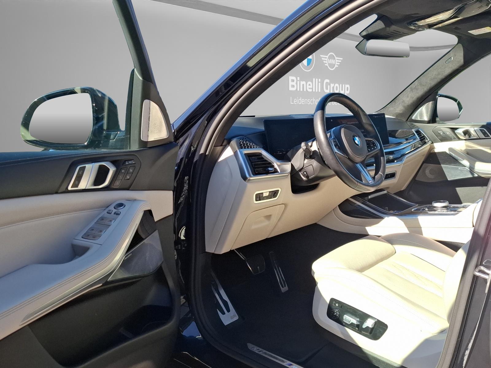 BMW X7 G07 40i xDrive SAG-showroom-element-3