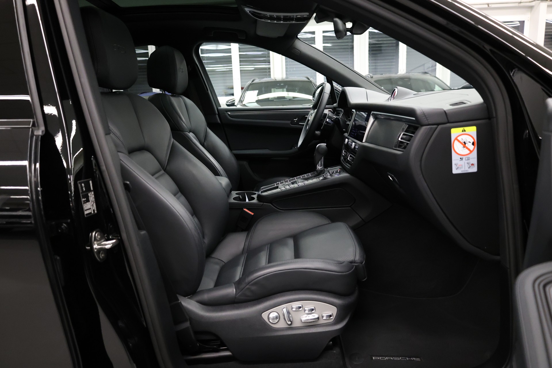 PORSCHE Macan 2.9 V6 GTS-image-17