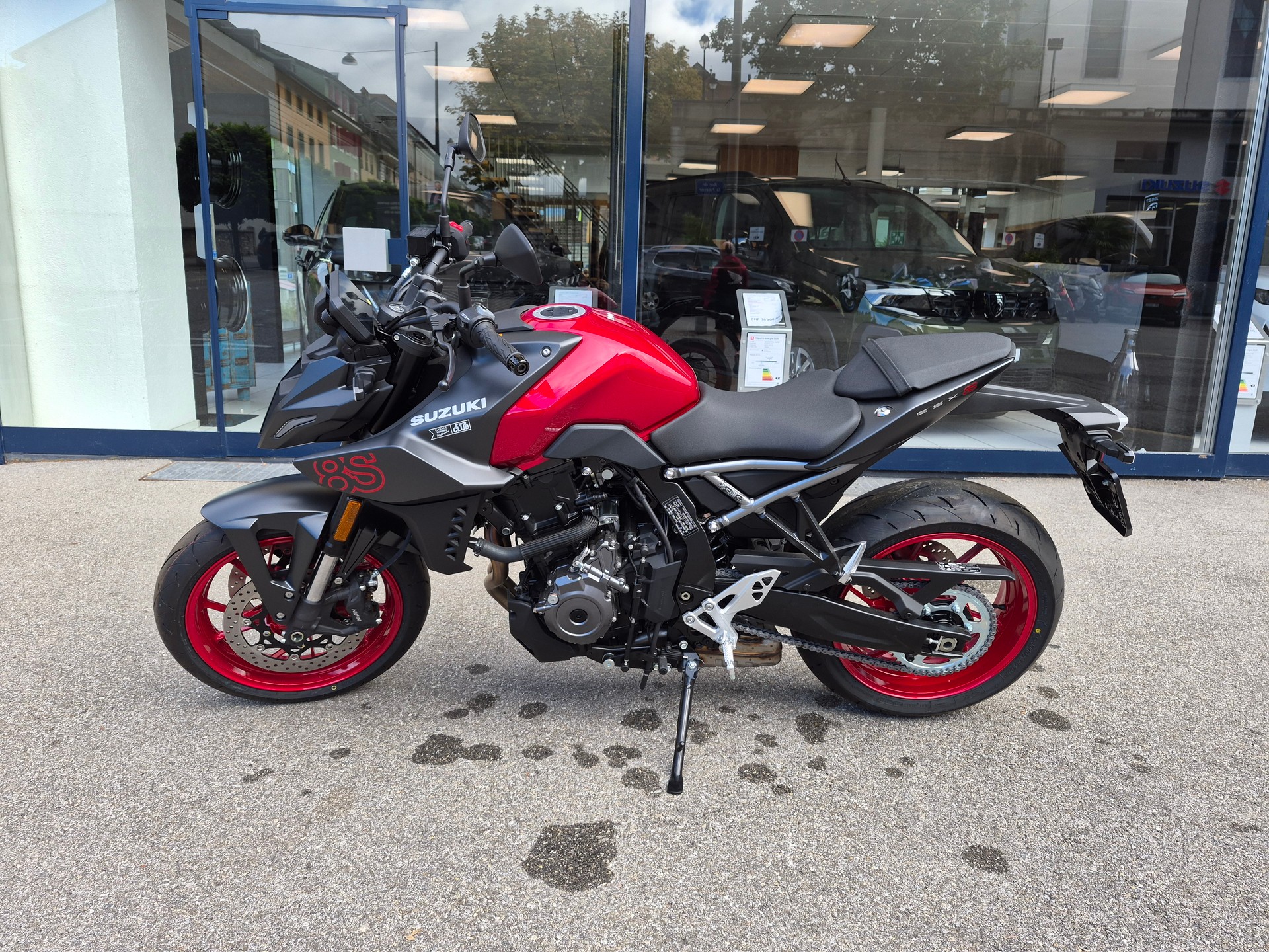SUZUKI GSX 8 S (35kW)-image-3