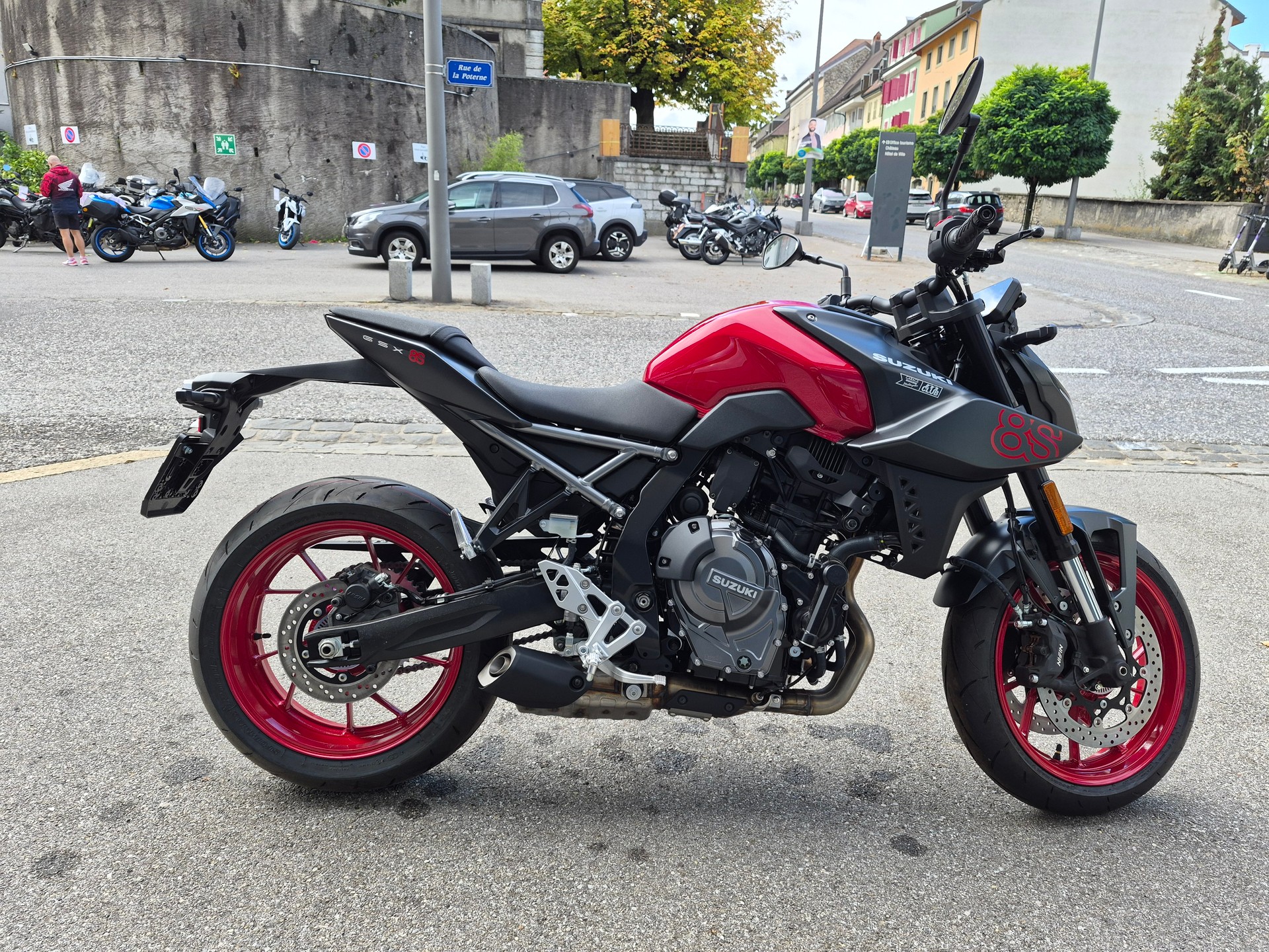 SUZUKI GSX 8 S (35kW)-image-1