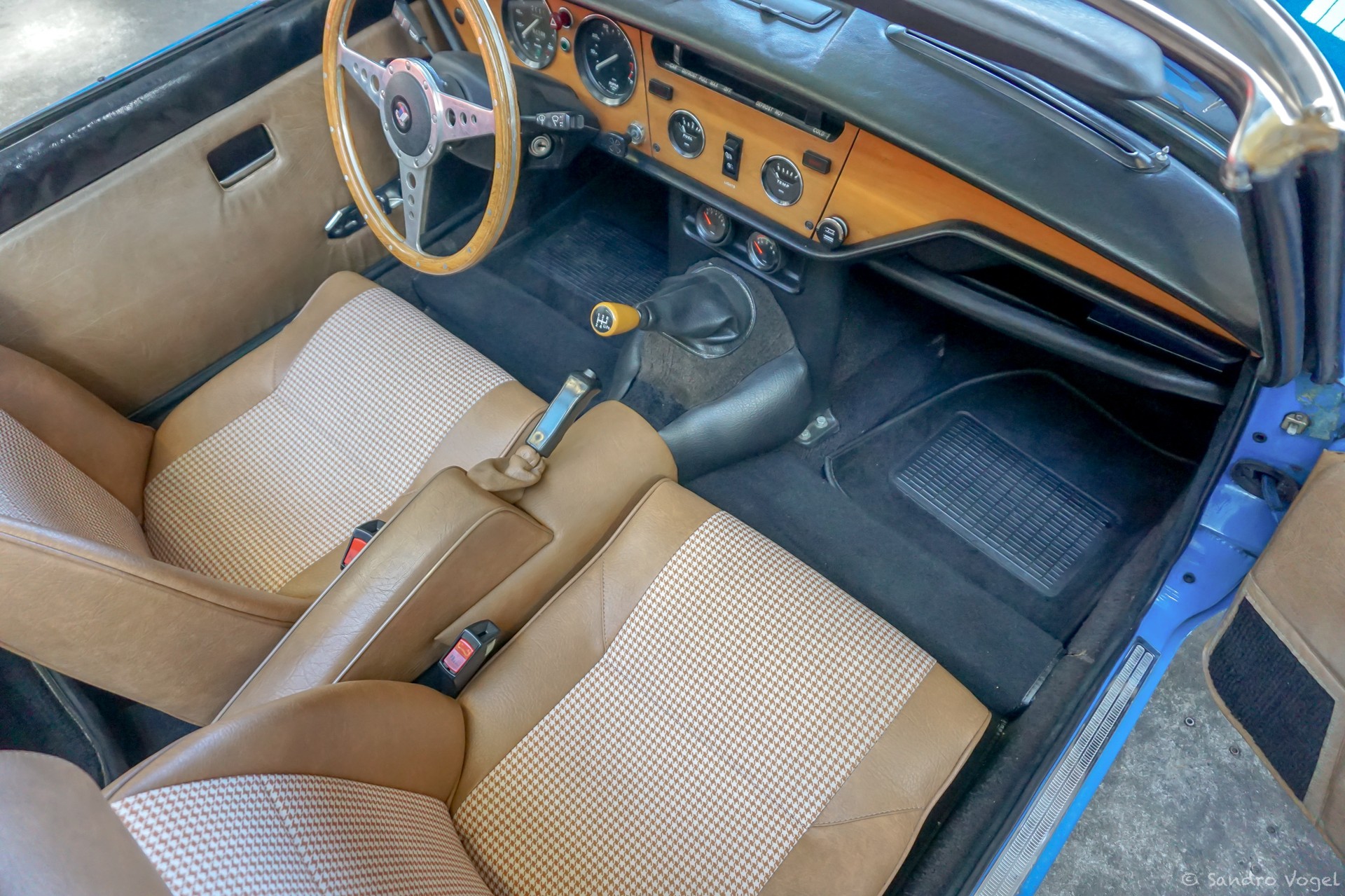 TRIUMPH Spitfire 1500-image-12