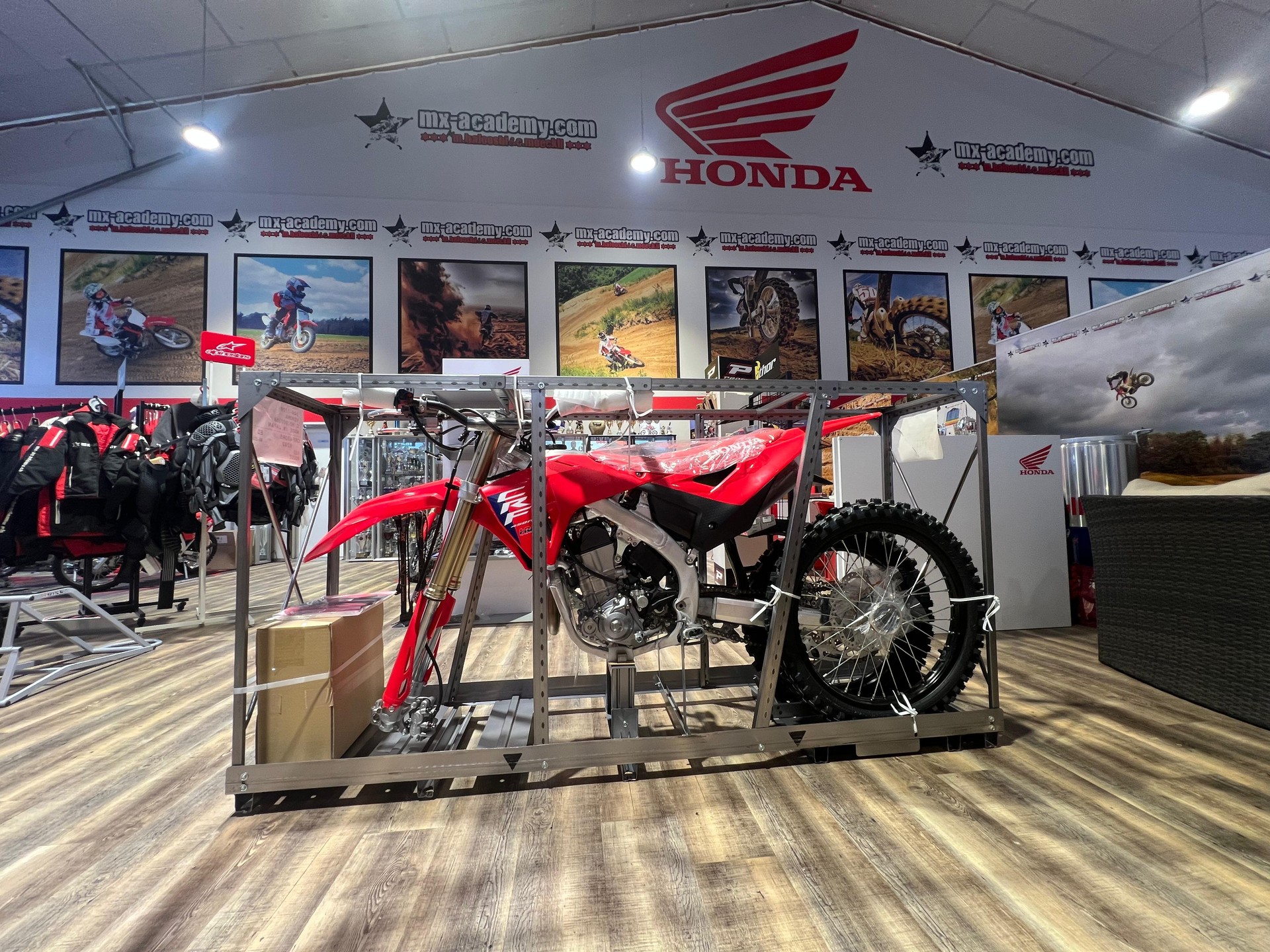 HONDA ** CRF450R ** Neufahrzeug in Kiste-image-0