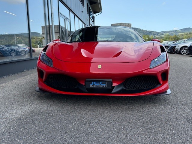 FERRARI F8 Tributo-showroom-element-2