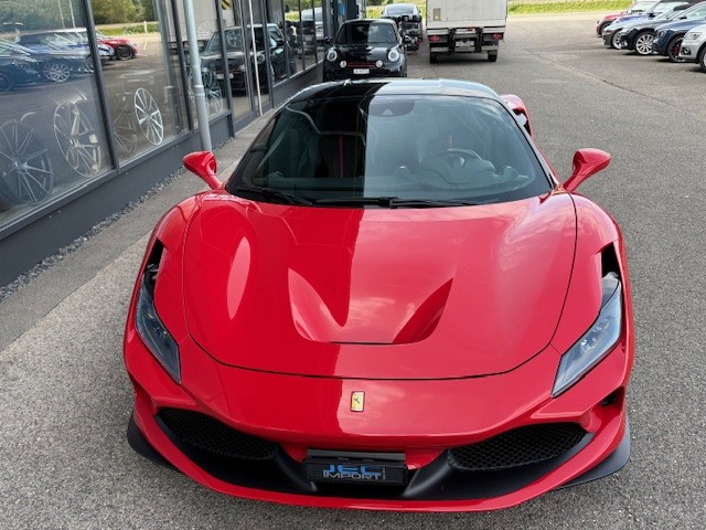 FERRARI F8 Tributo-showroom-element-3