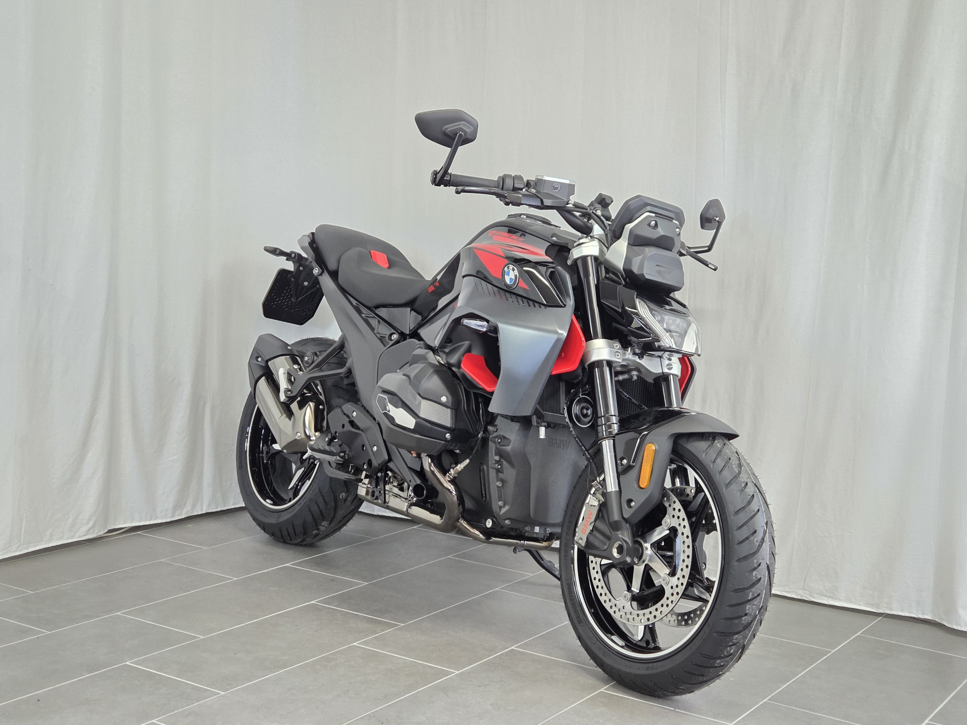 BMW R 1300 R Boxer-Prämie CHF -1'500 für Verträge bis 30.09.26-image-1