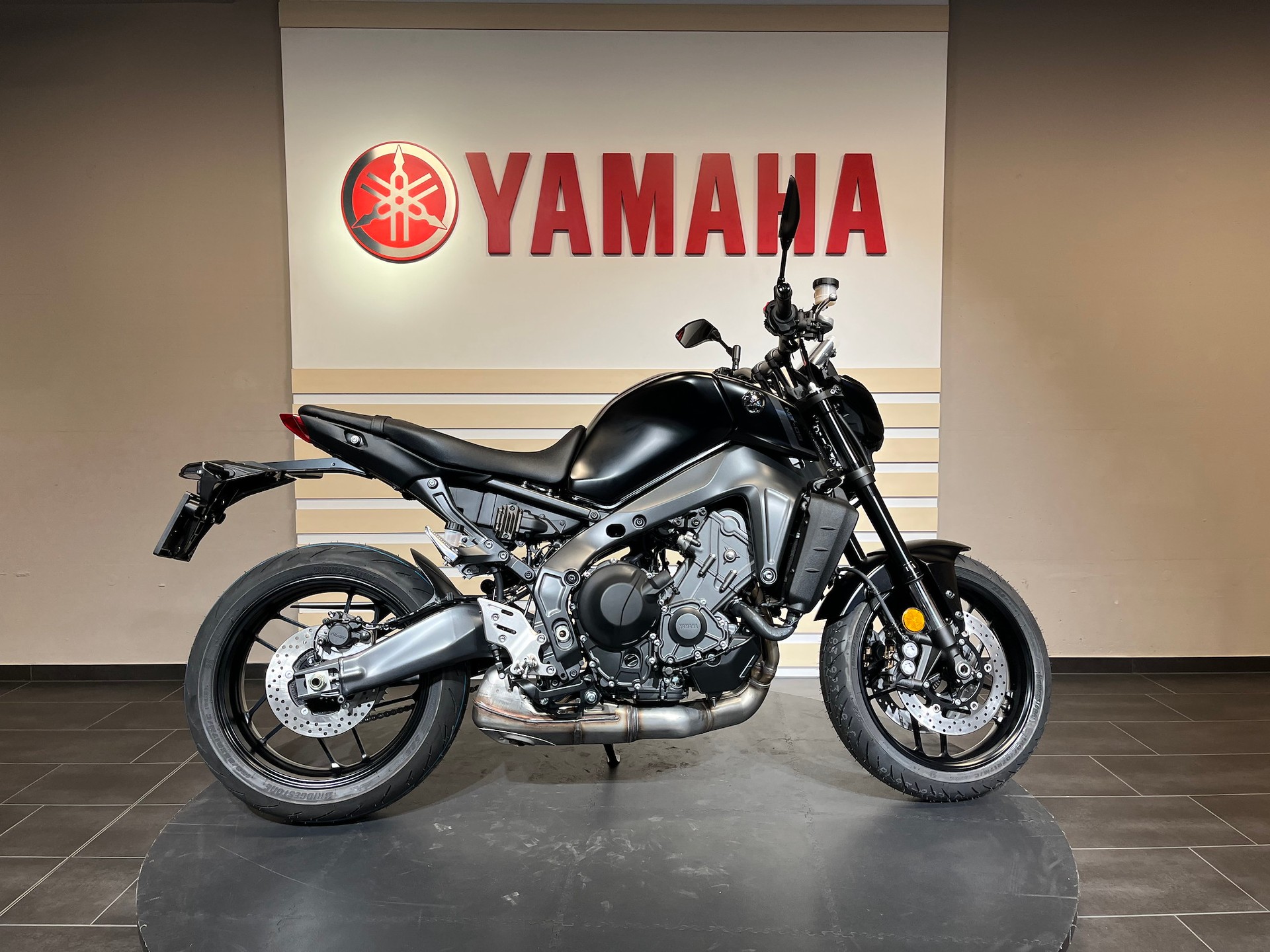 YAMAHA MT-09-image-2