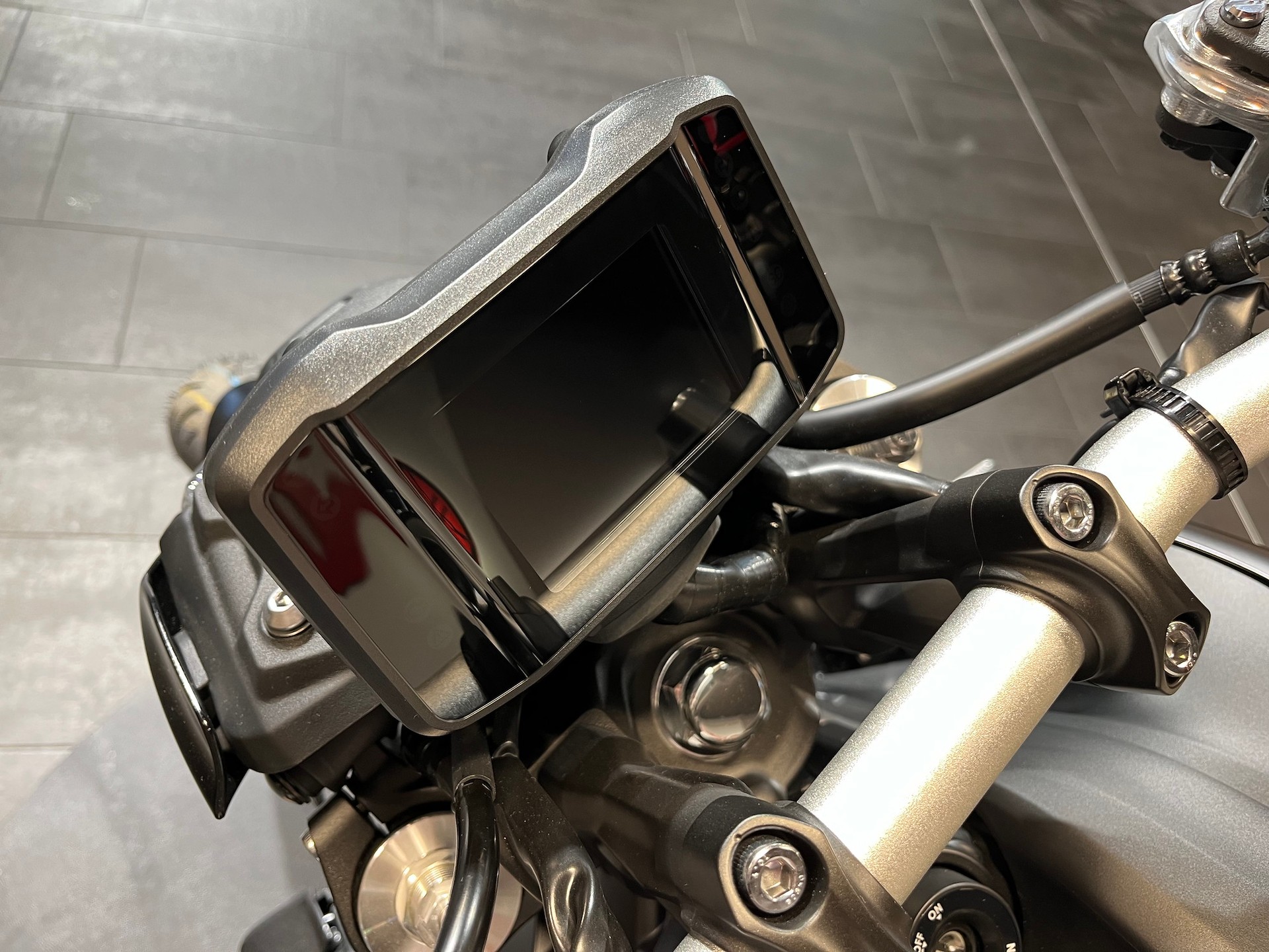 YAMAHA MT-09-image-8