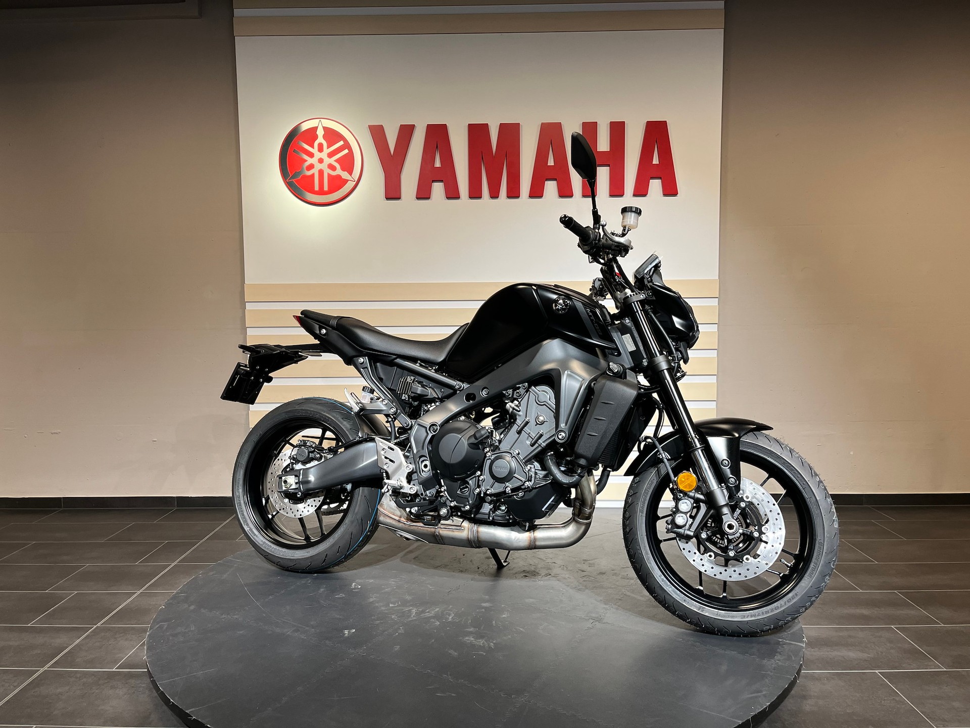 YAMAHA MT-09-image-1
