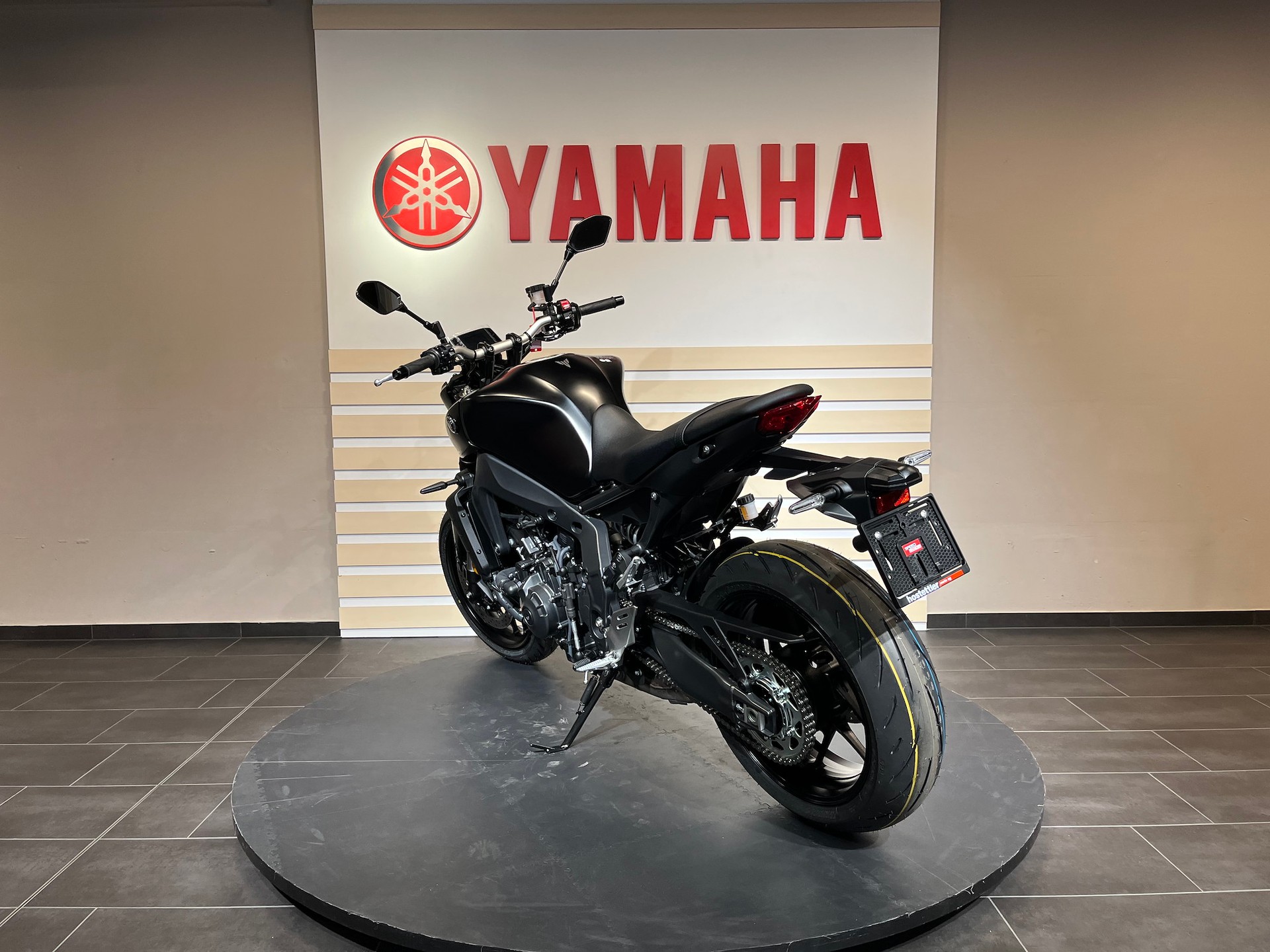 YAMAHA MT-09-image-4