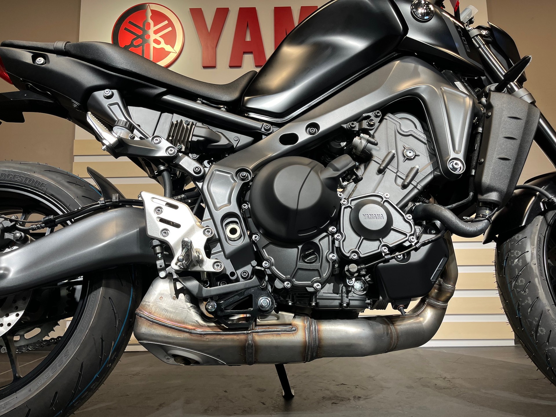 YAMAHA MT-09-image-11