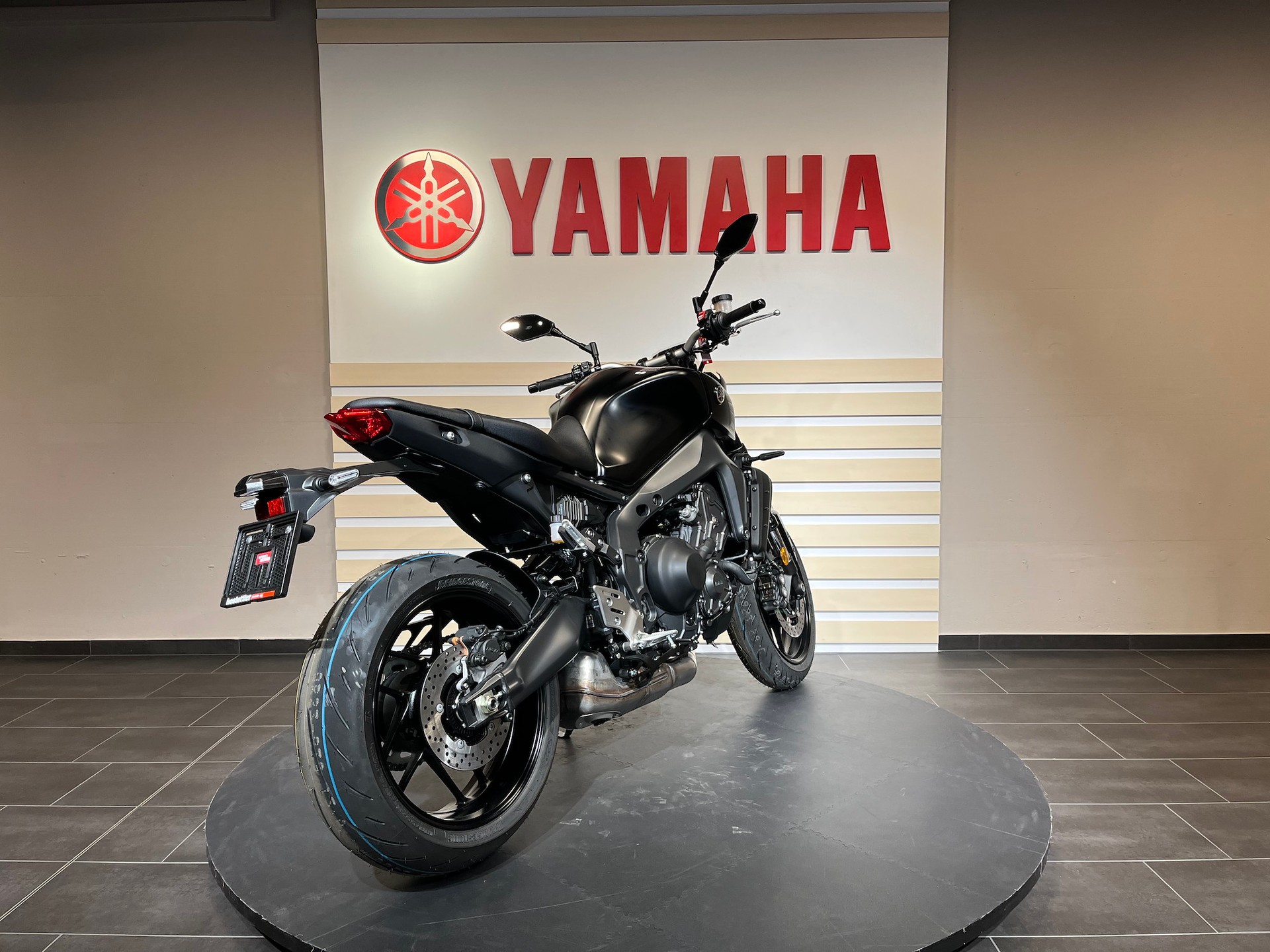 YAMAHA MT-09-image-3