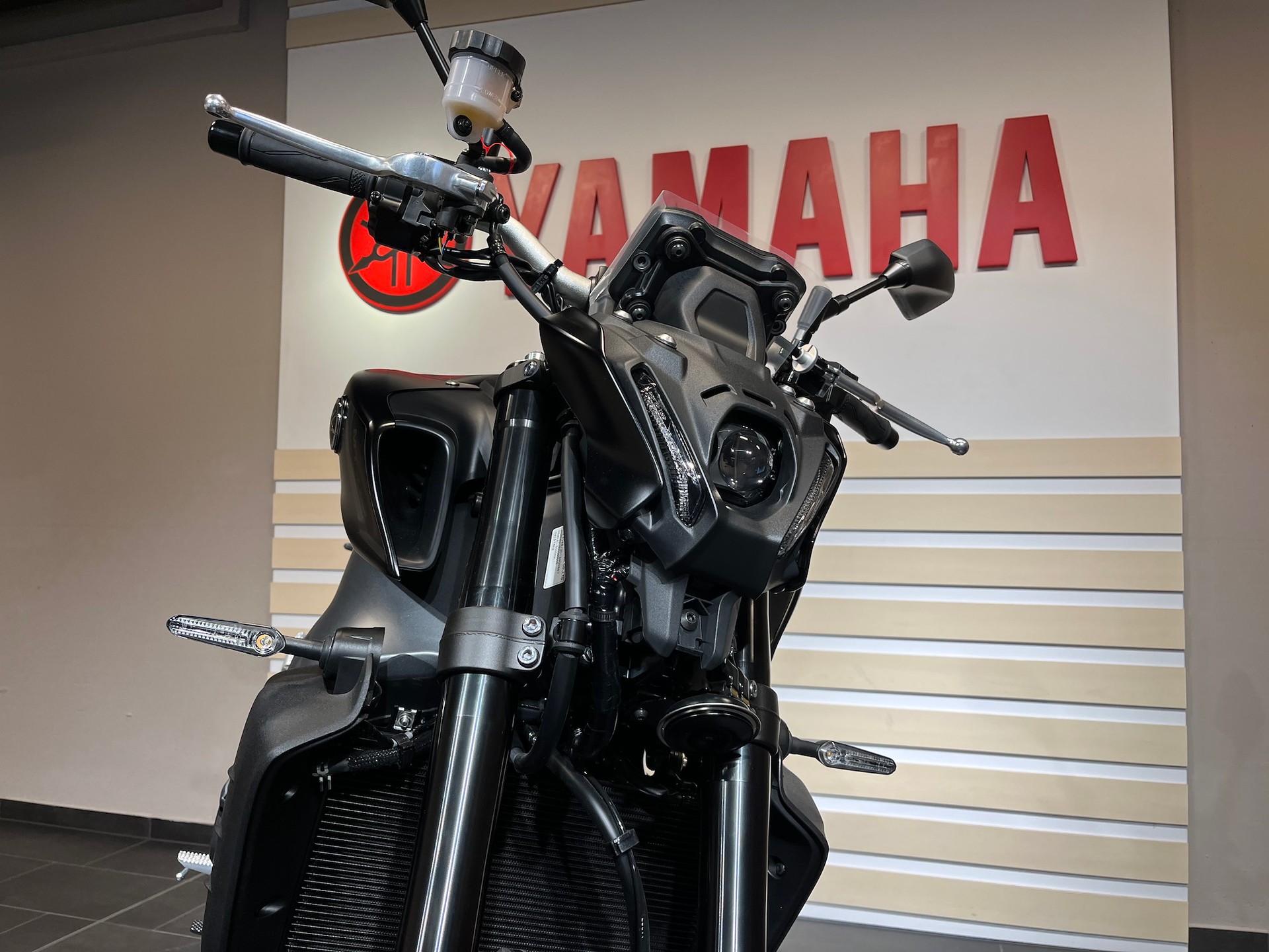 YAMAHA MT-09-image-7