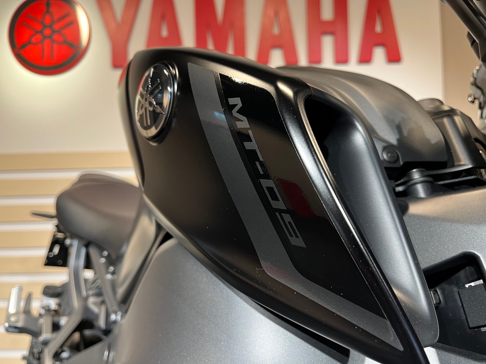 YAMAHA MT-09-image-9