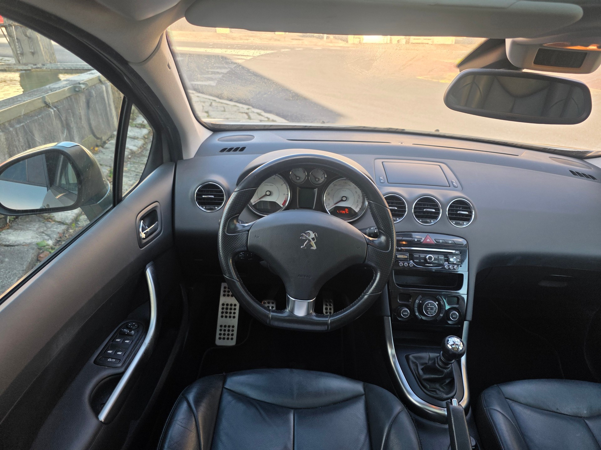 PEUGEOT 308 SW 1.6 16V Turbo Allure-image-7