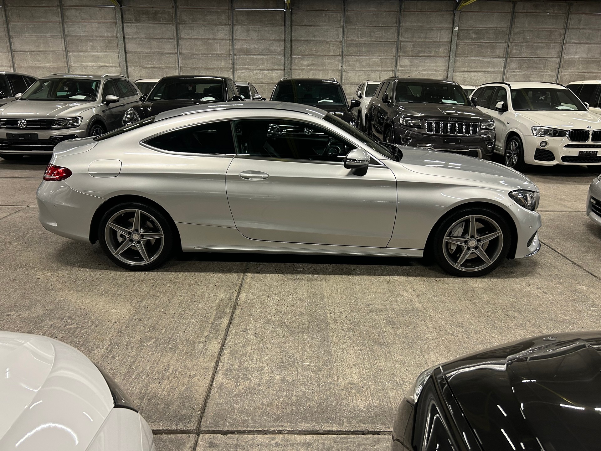 MERCEDES-BENZ C 250 d AMG Line Coupé 9G-Tronic-image-2