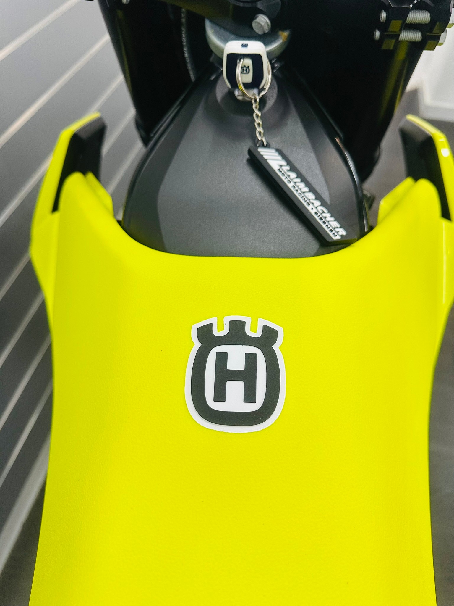 HUSQVARNA 701 Supermoto (35kW)-image-4