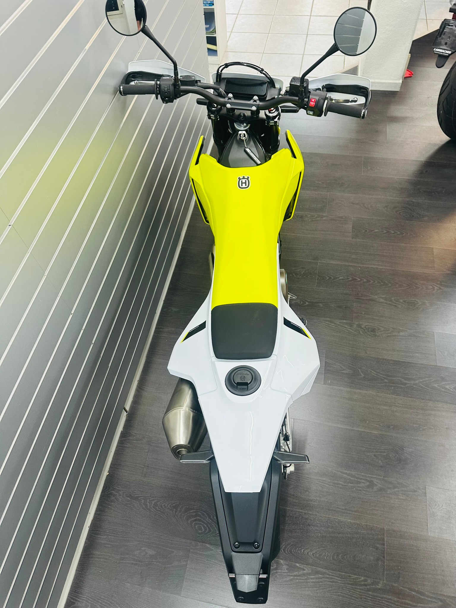 HUSQVARNA 701 Supermoto (35kW)-image-6