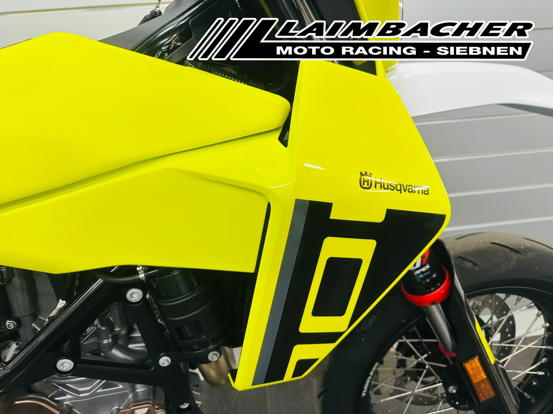 HUSQVARNA 701 Supermoto (35kW)-image-1